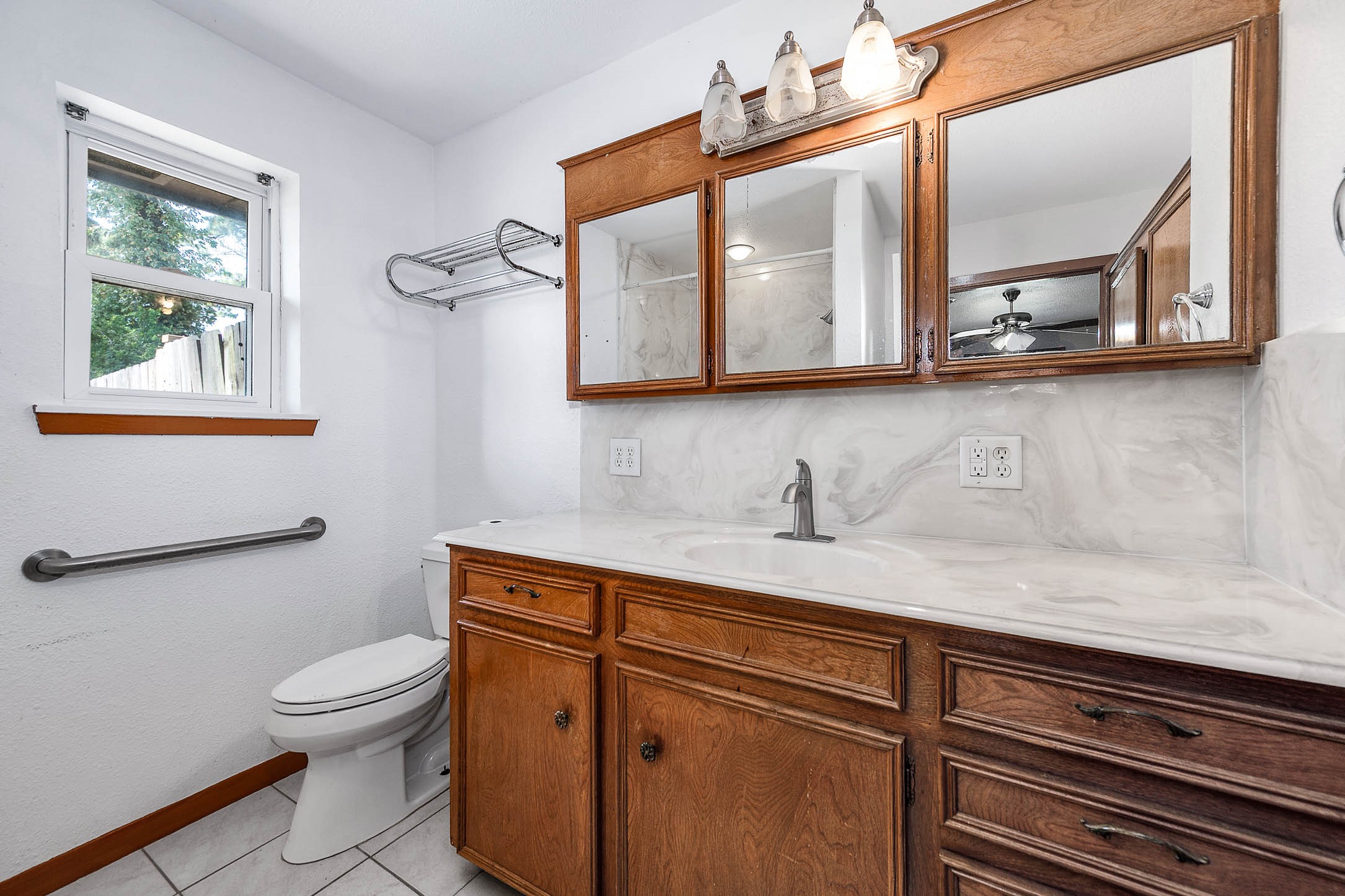 5813 Russell Lane Property Photo 15