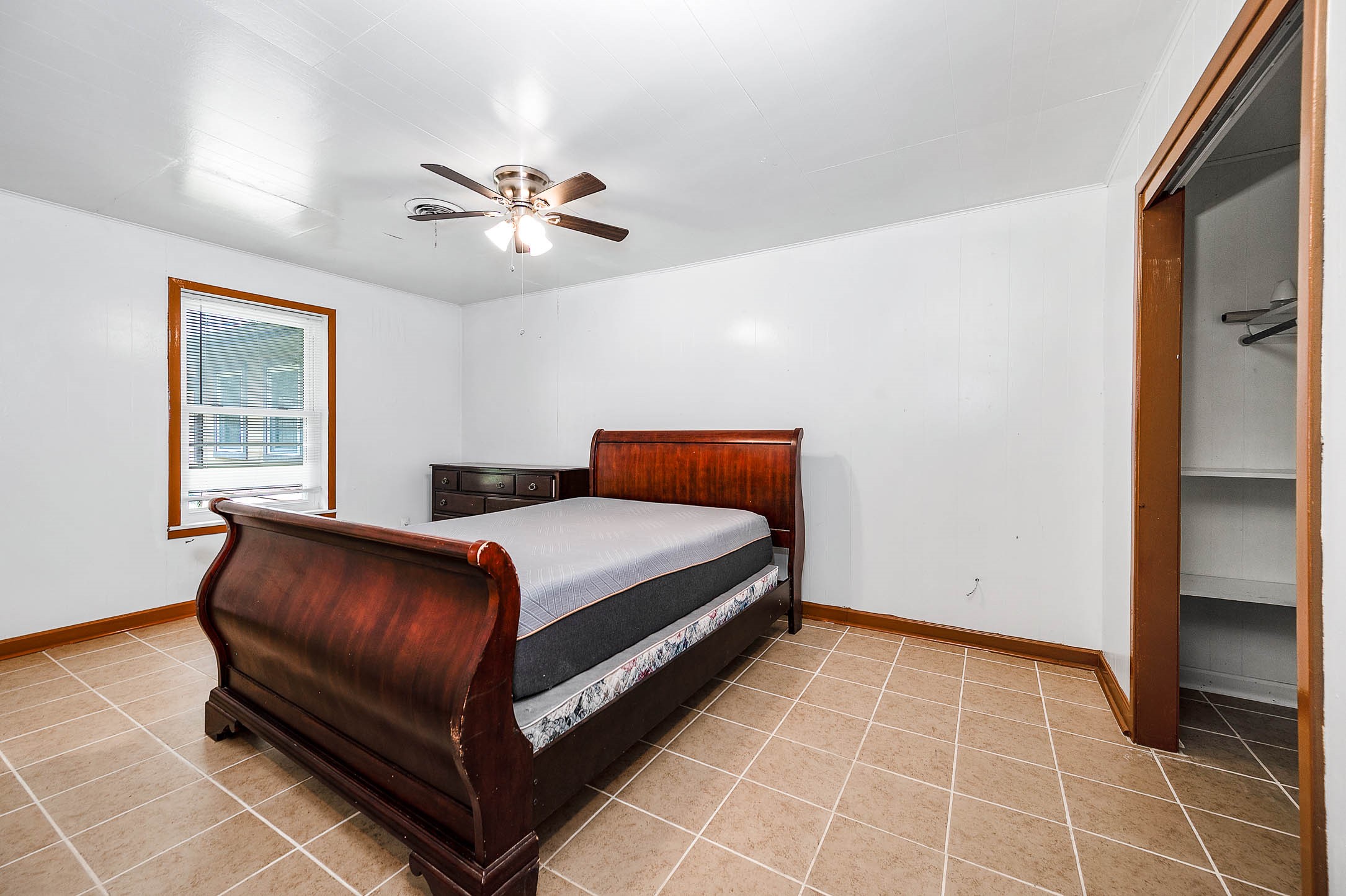 5813 Russell Lane Property Photo 16