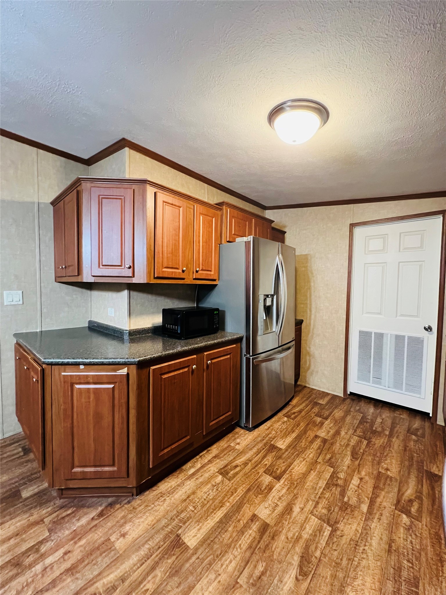 16381 Hunters Green Dr Property Photo 6