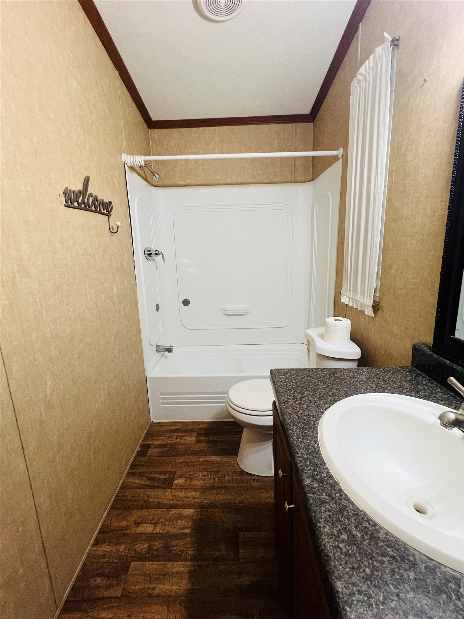16381 Hunters Green Dr Property Photo 11