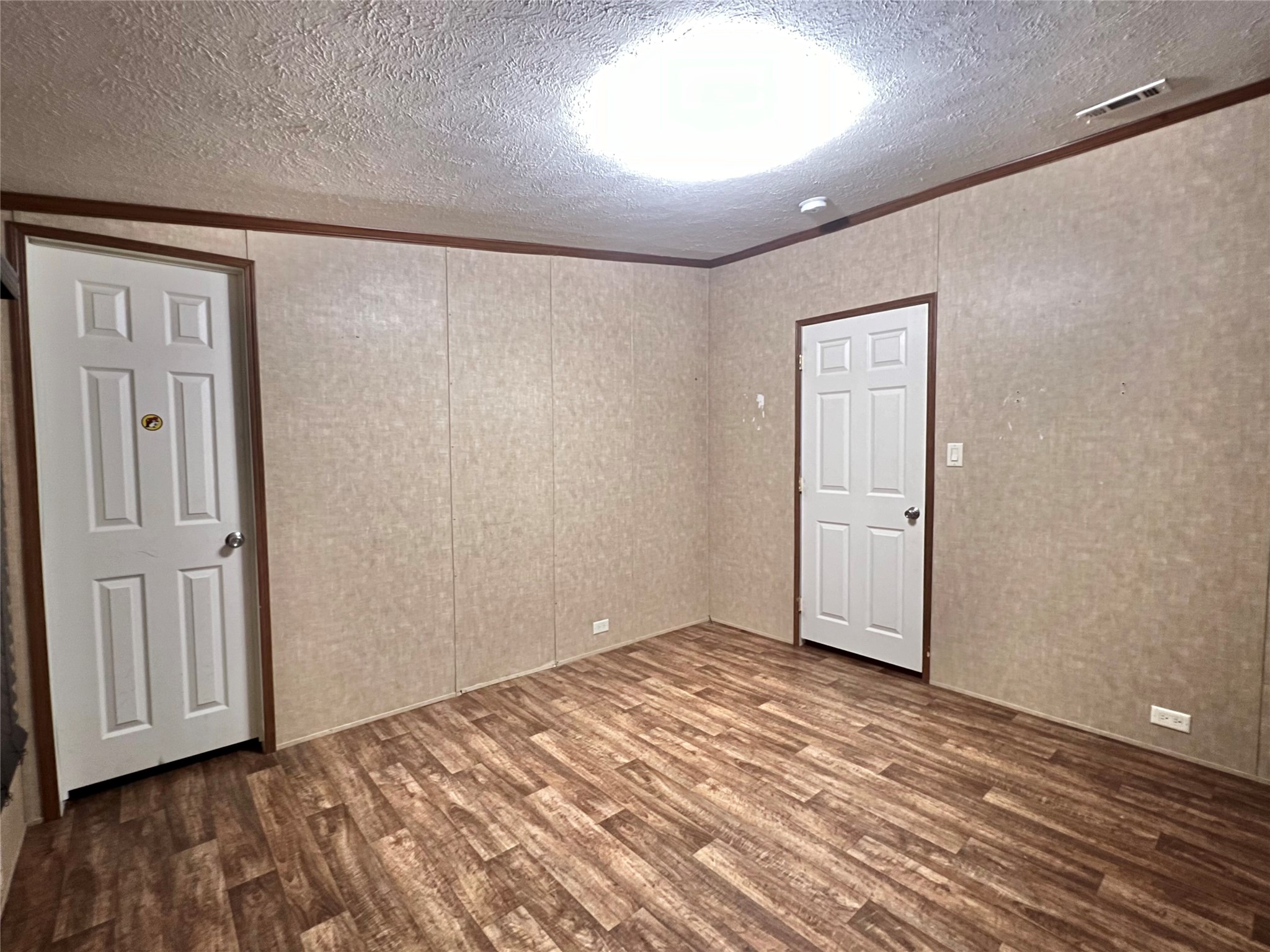 16381 Hunters Green Dr Property Photo 13