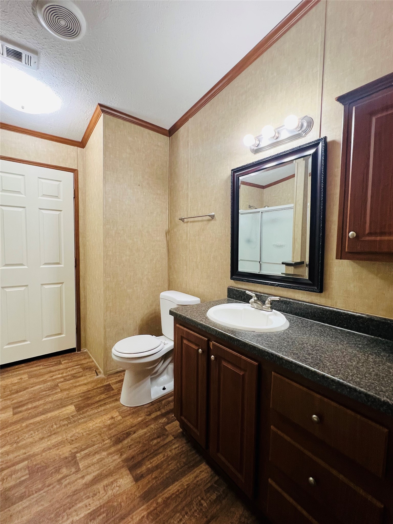 16381 Hunters Green Dr Property Photo 17