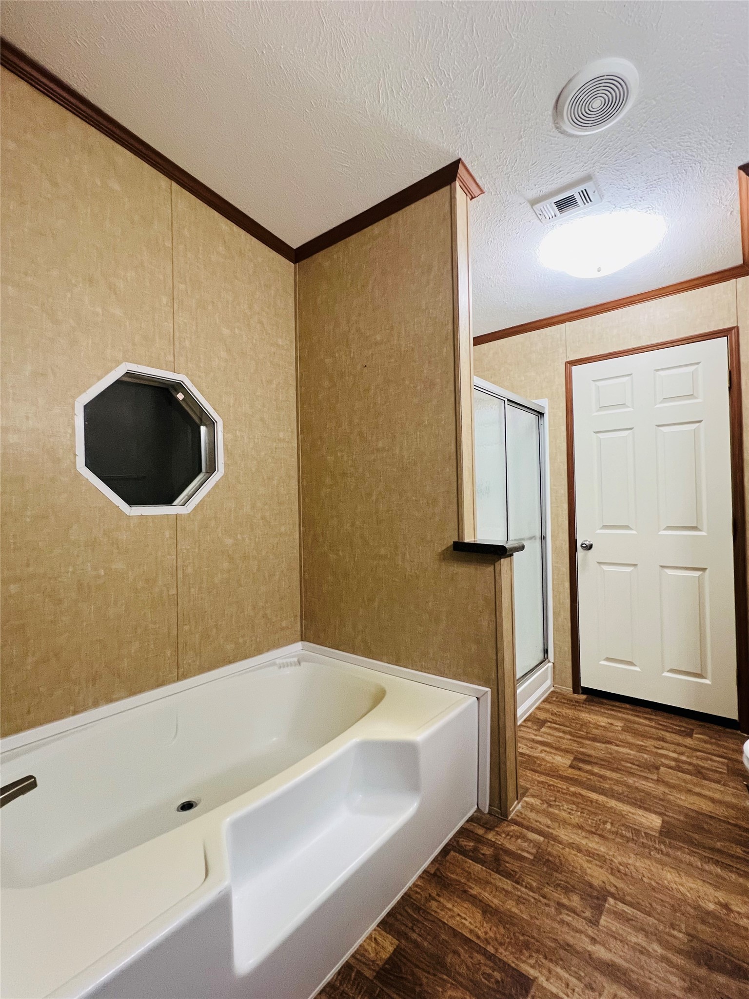 16381 Hunters Green Dr Property Photo 18