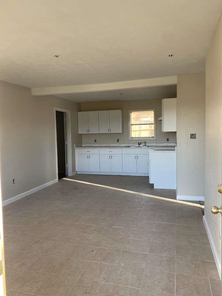 609 W 6th Street Property Photo 2