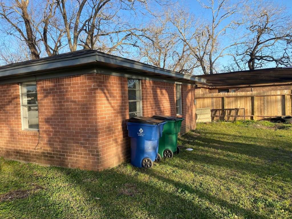 609 W 6th Street Property Photo 8