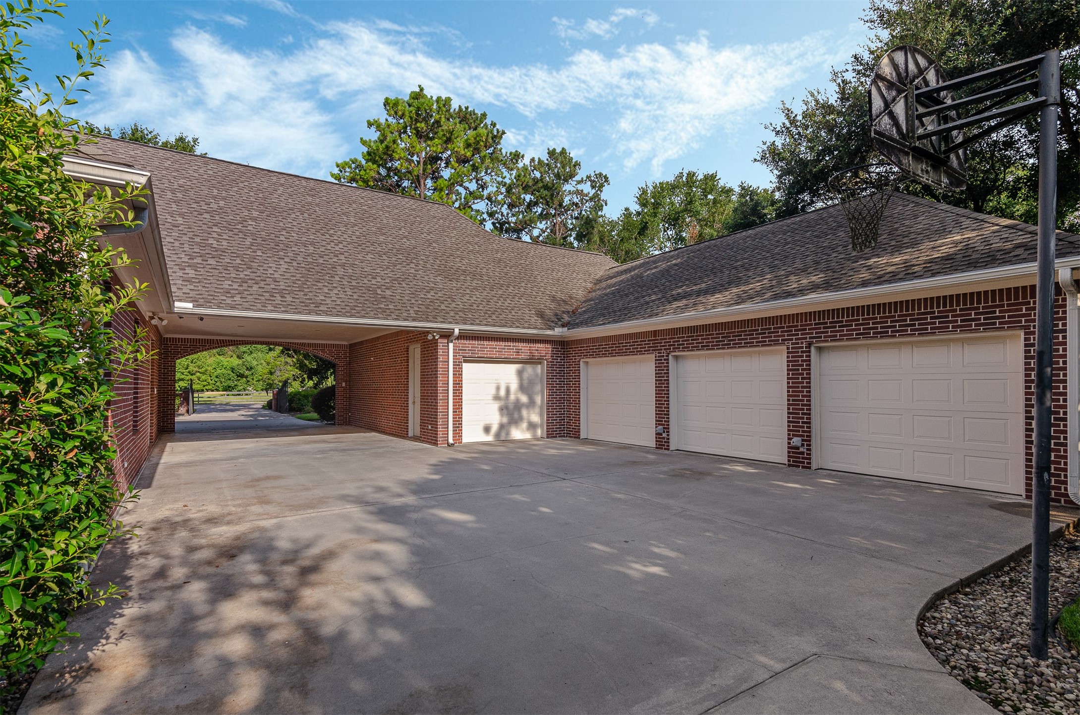 22222 Holly Creek Trail Property Photo 3