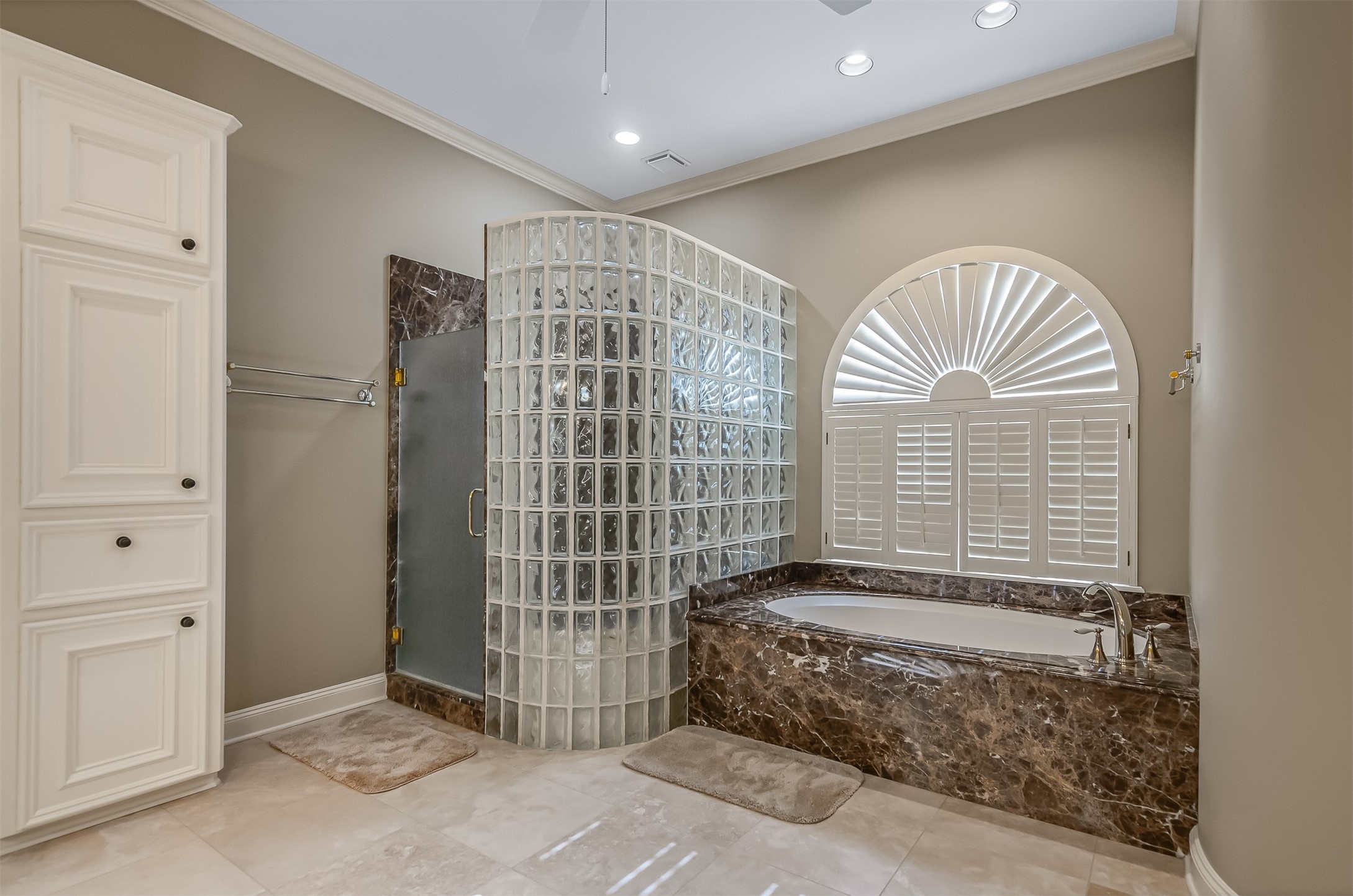 22222 Holly Creek Trail Property Photo 13