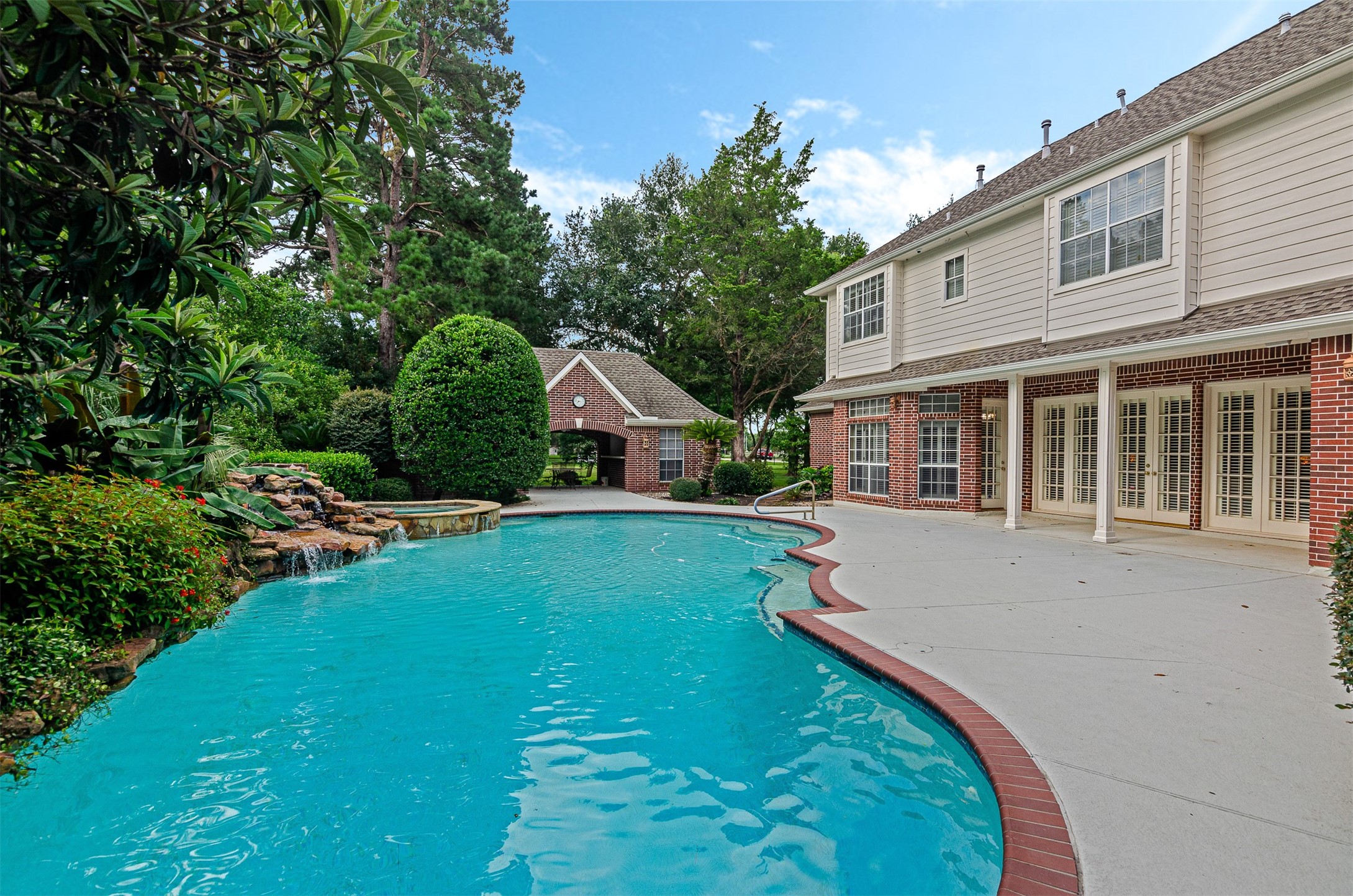 22222 Holly Creek Trail Property Photo 43