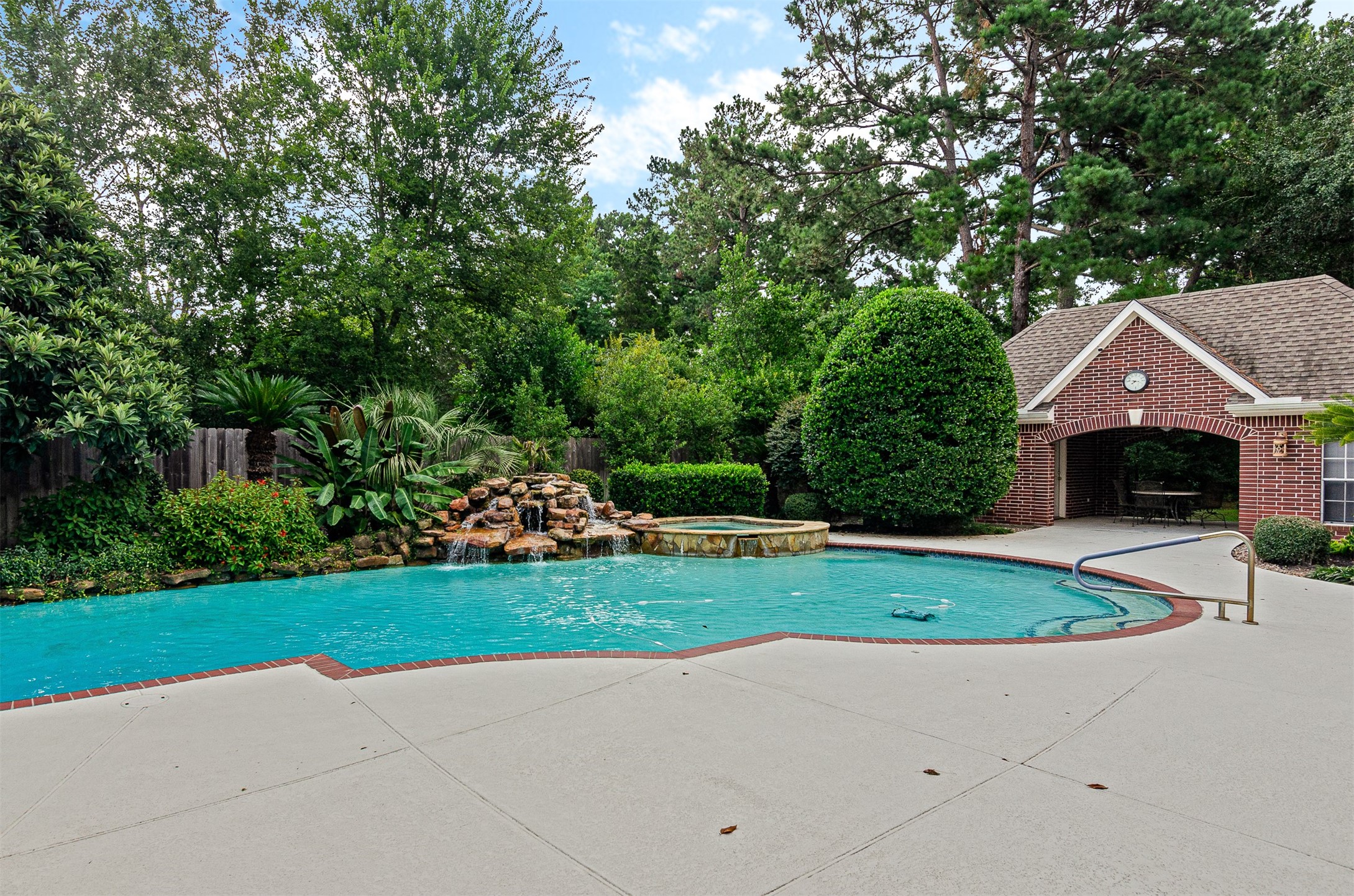 22222 Holly Creek Trail Property Photo 44