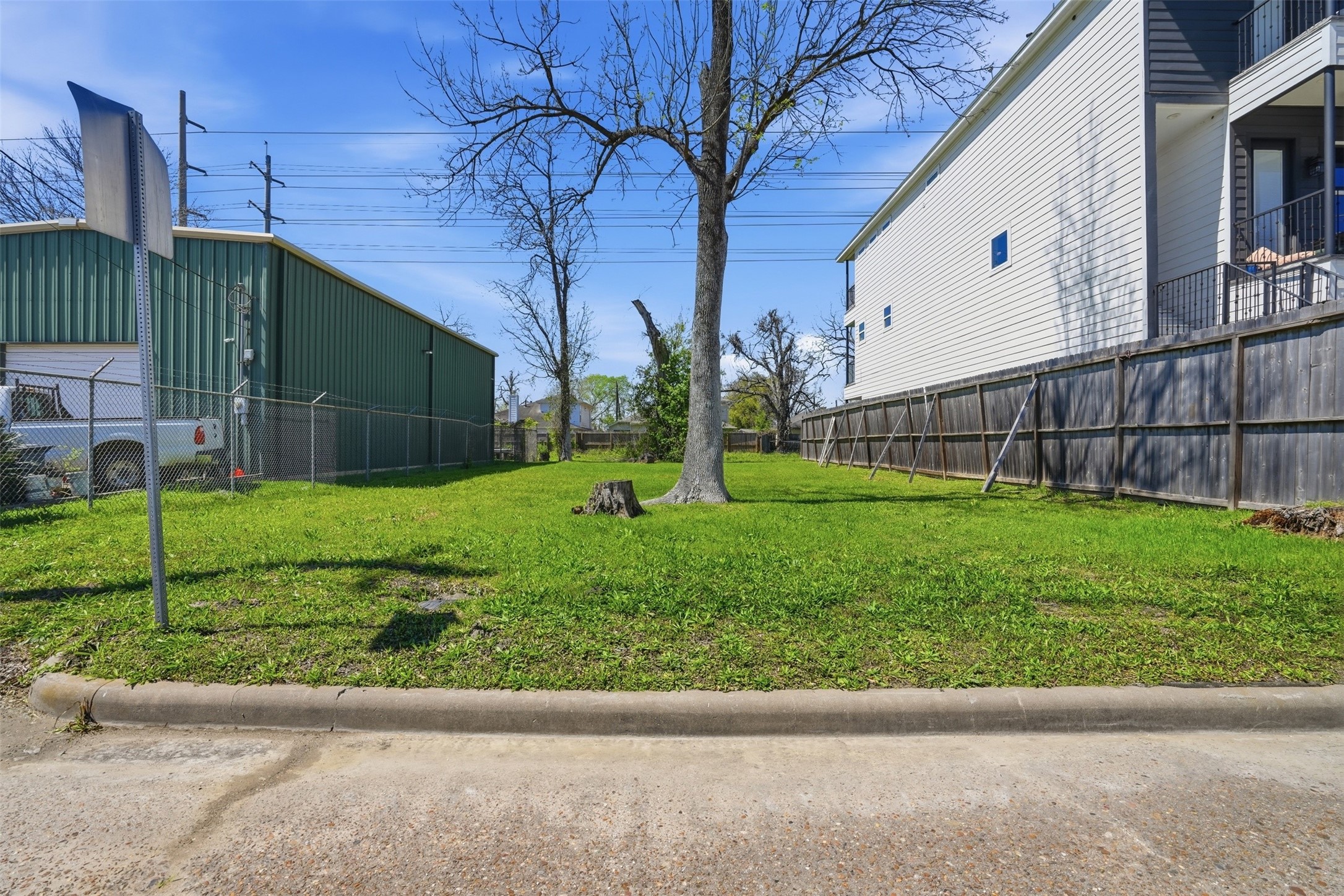 3011 Elysian Street Property Photo 2