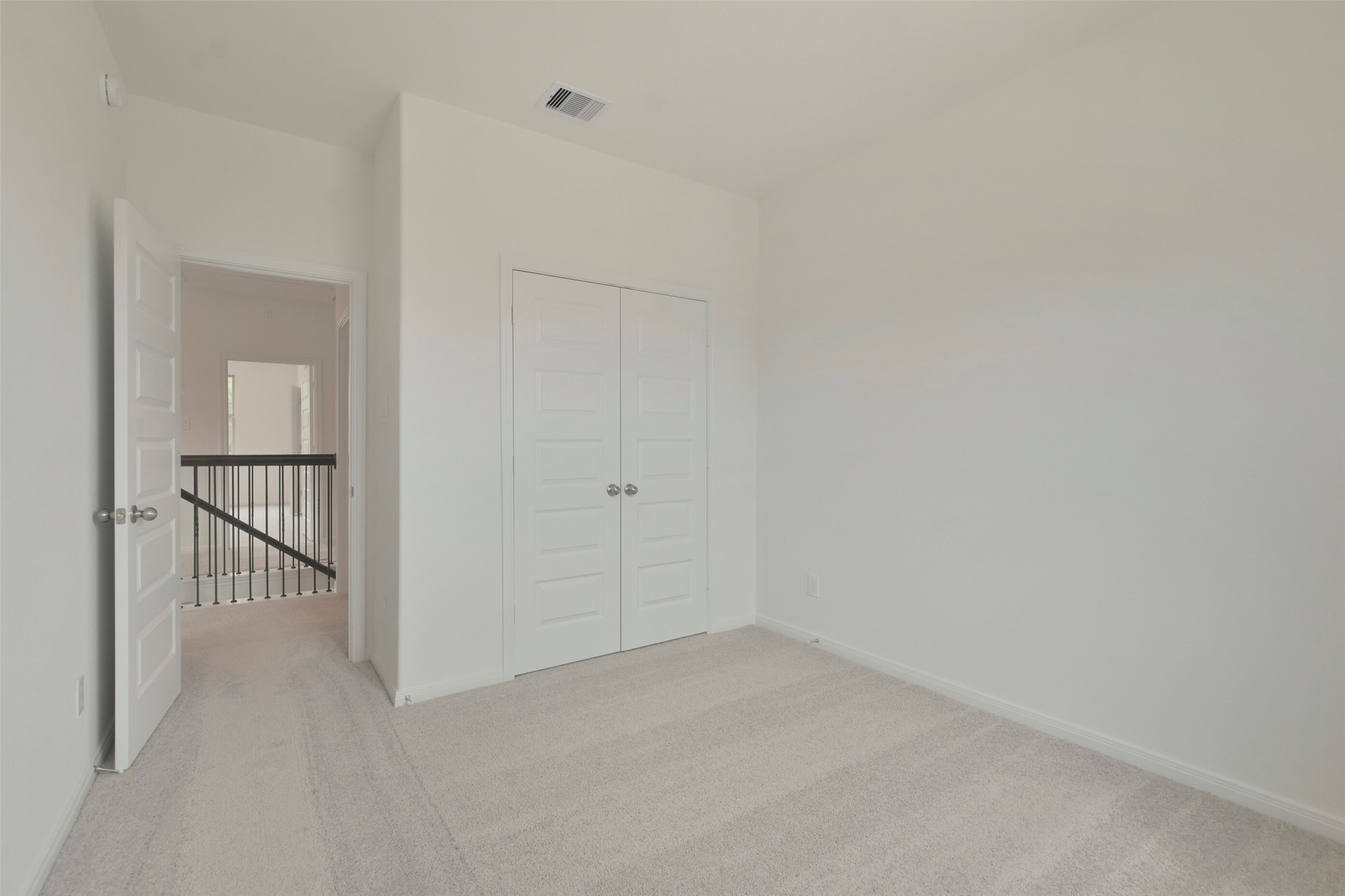 21024 Crinet Square Street Property Photo 35