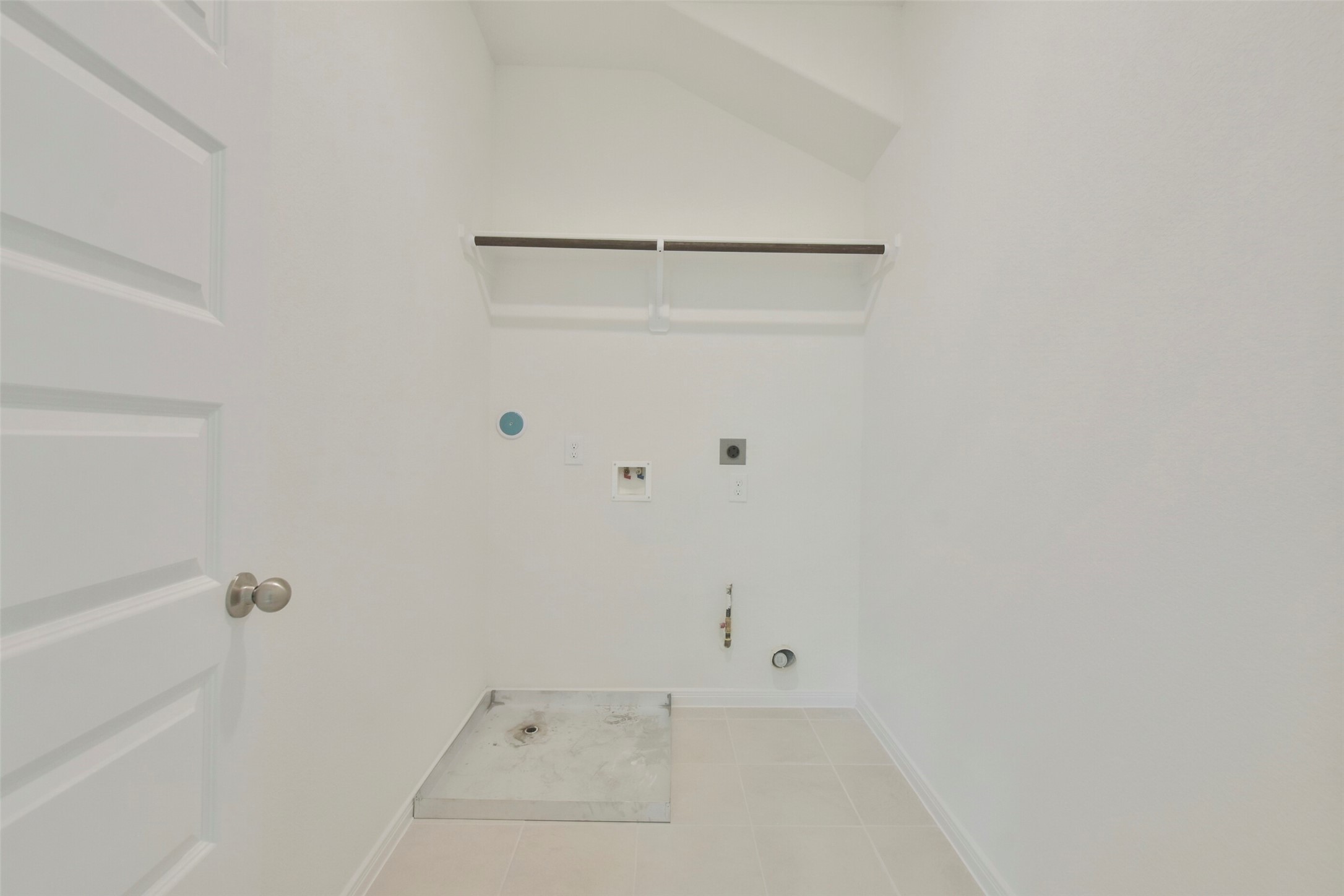 21024 Crinet Square Street Property Photo 36