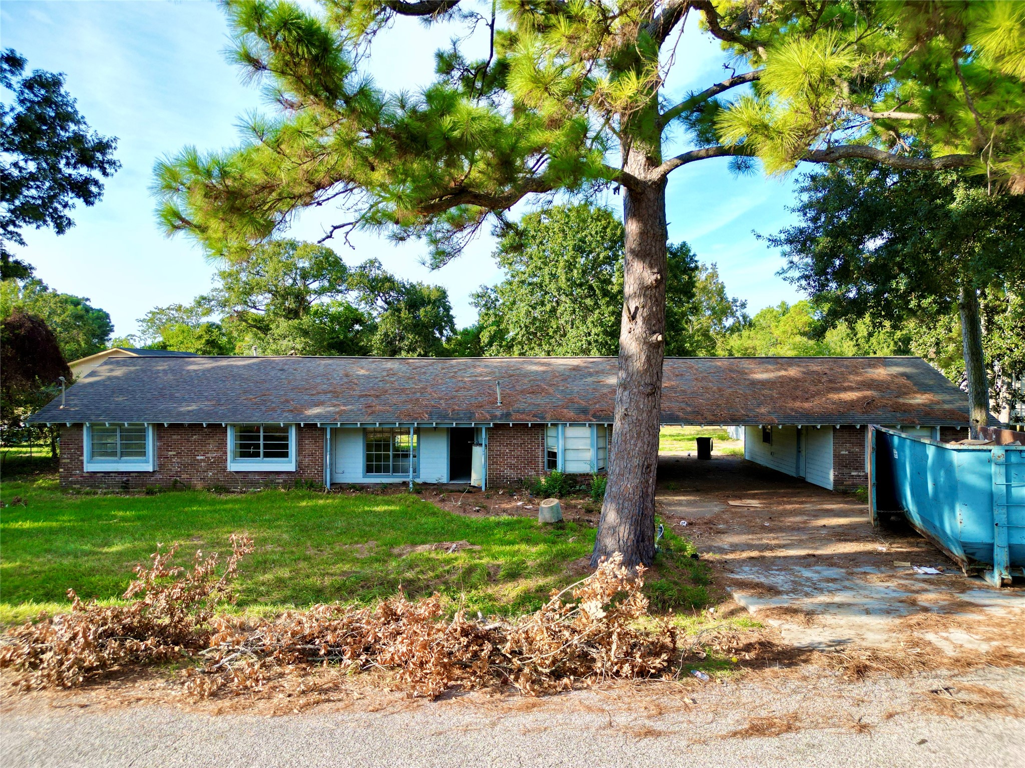 614 Pine Circle Property Photo 2