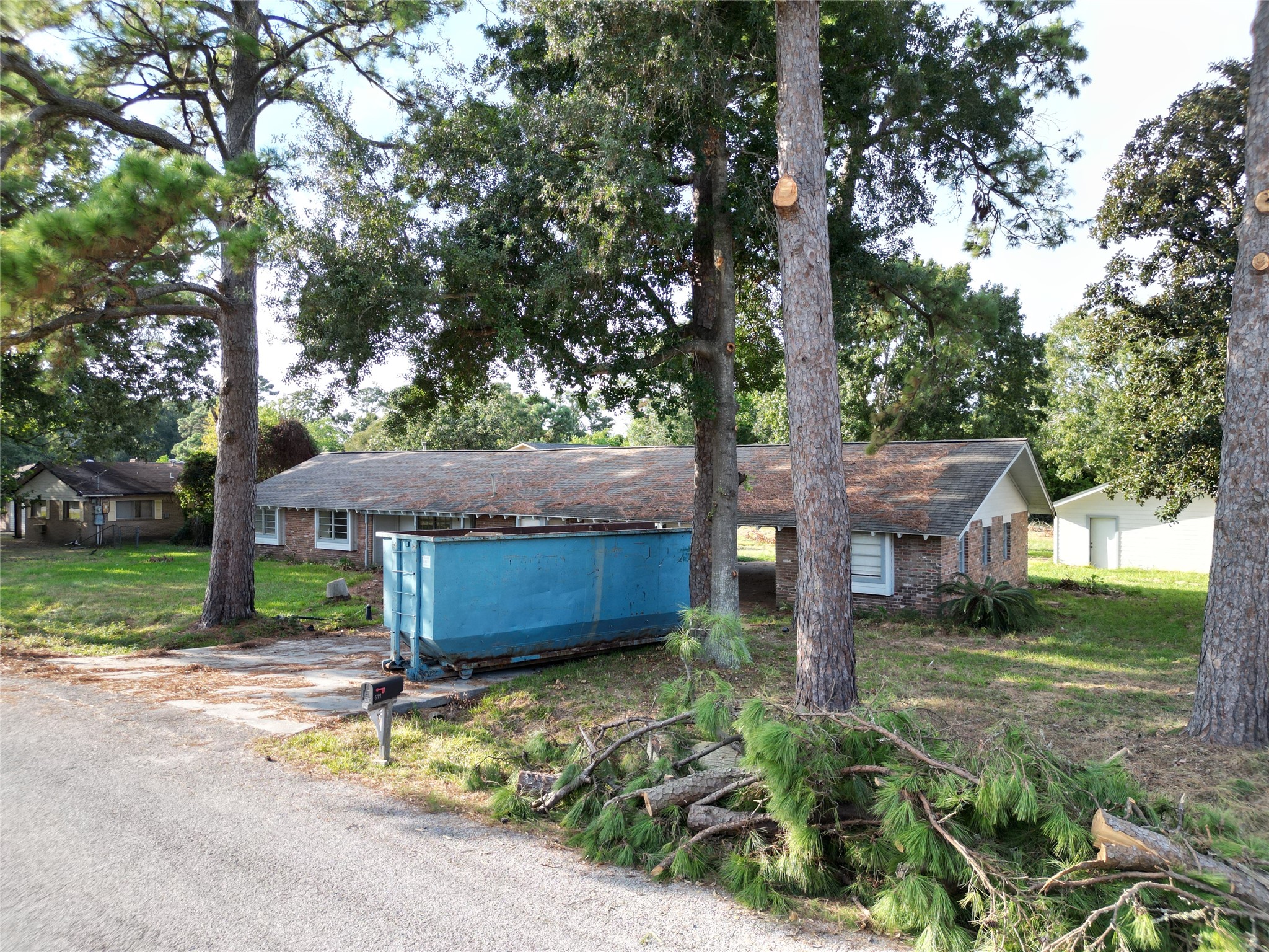 614 Pine Circle Property Photo 3