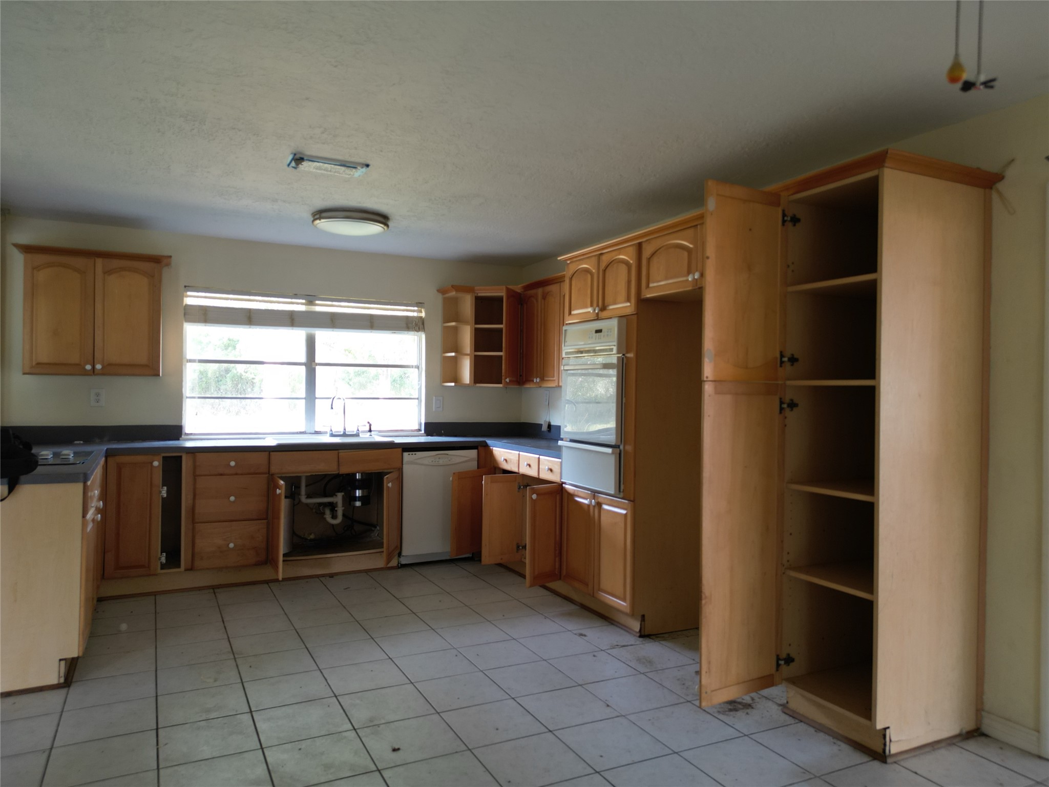 614 Pine Circle Property Photo 8