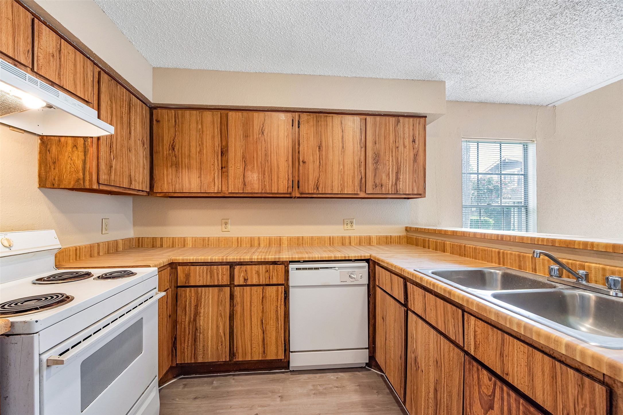 6315 Cattails Lane Property Photo 13