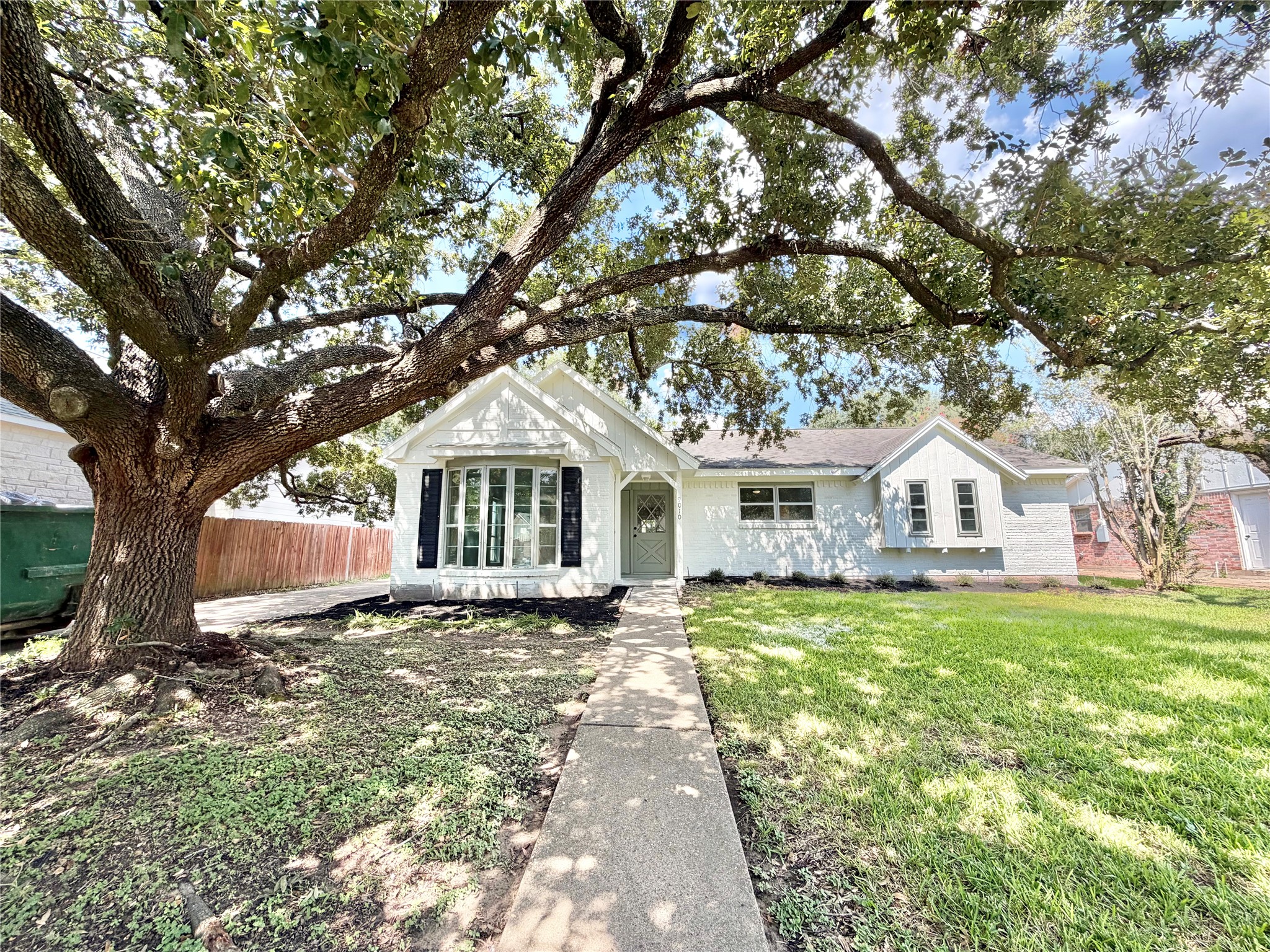 9010 Roos Road Property Photo 3