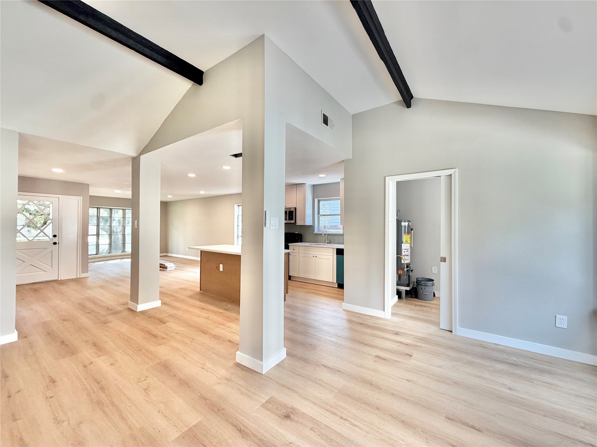 9010 Roos Road Property Photo 16