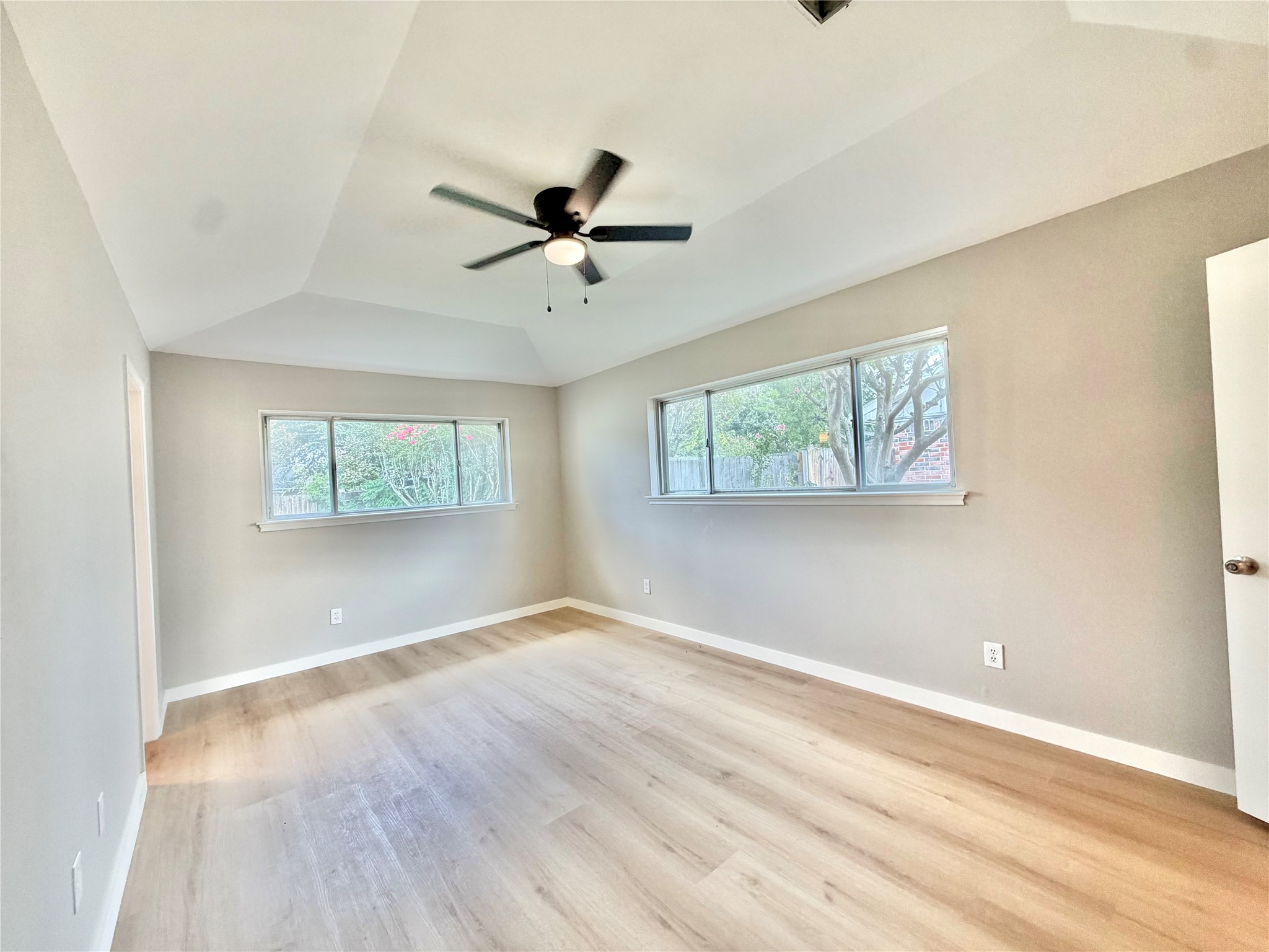 9010 Roos Road Property Photo 30