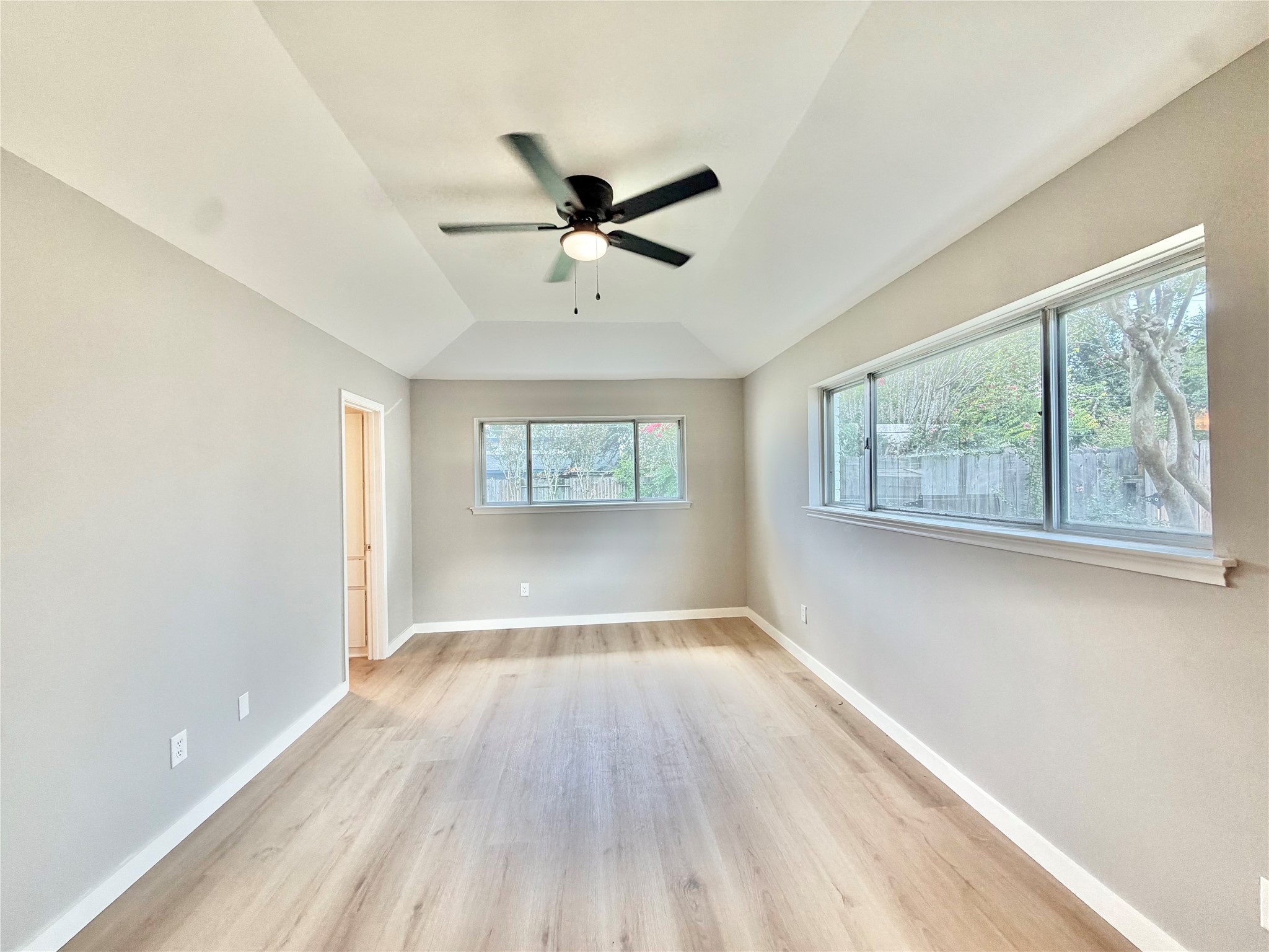 9010 Roos Road Property Photo 31