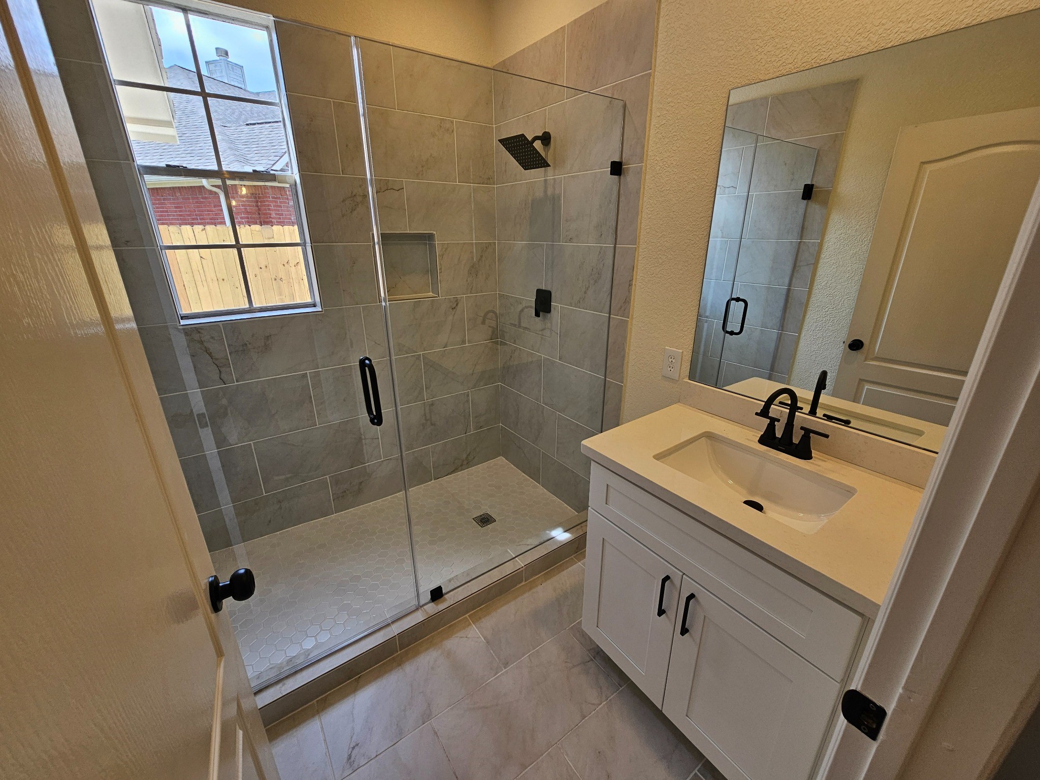 9510 Almeda Bend Court Property Photo 17