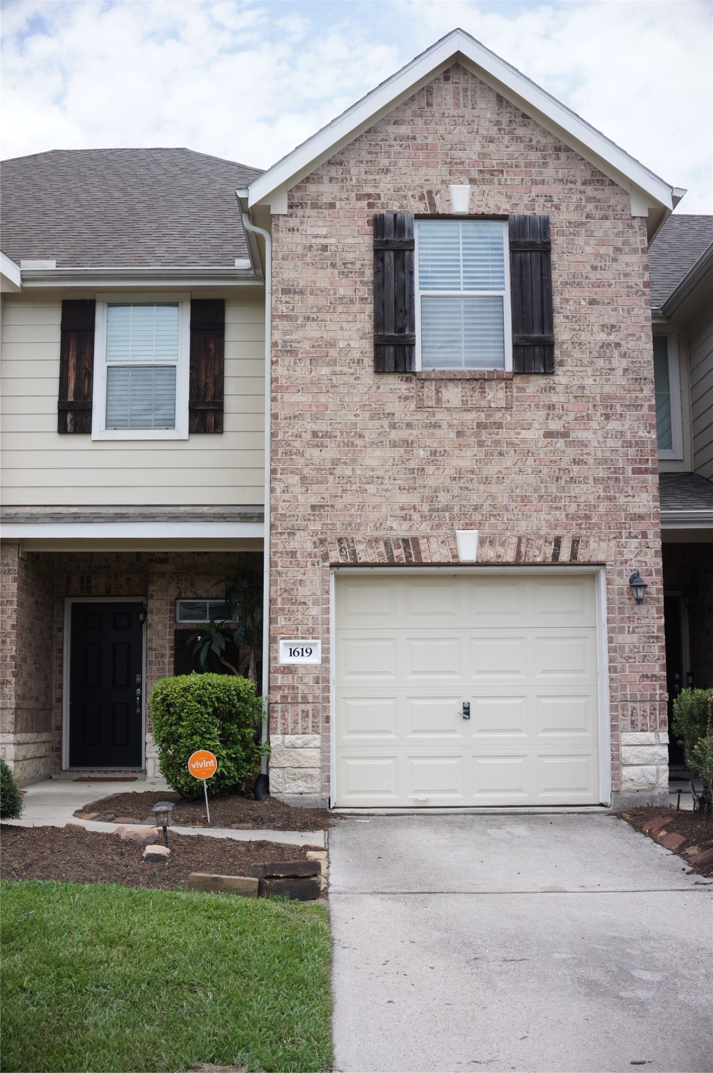 1619 Grable Cove Lane Property Photo 8