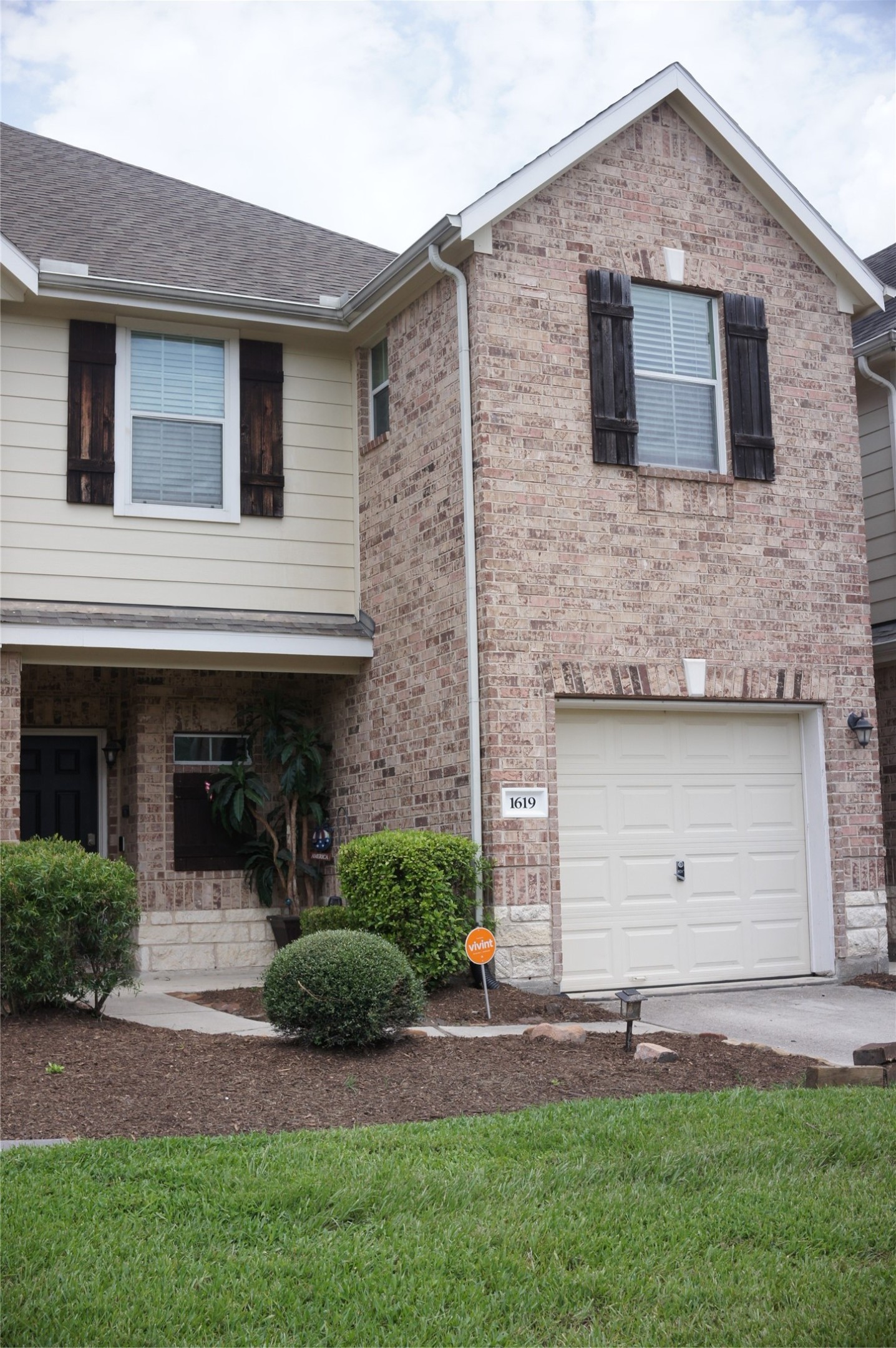 1619 Grable Cove Lane Property Photo 9