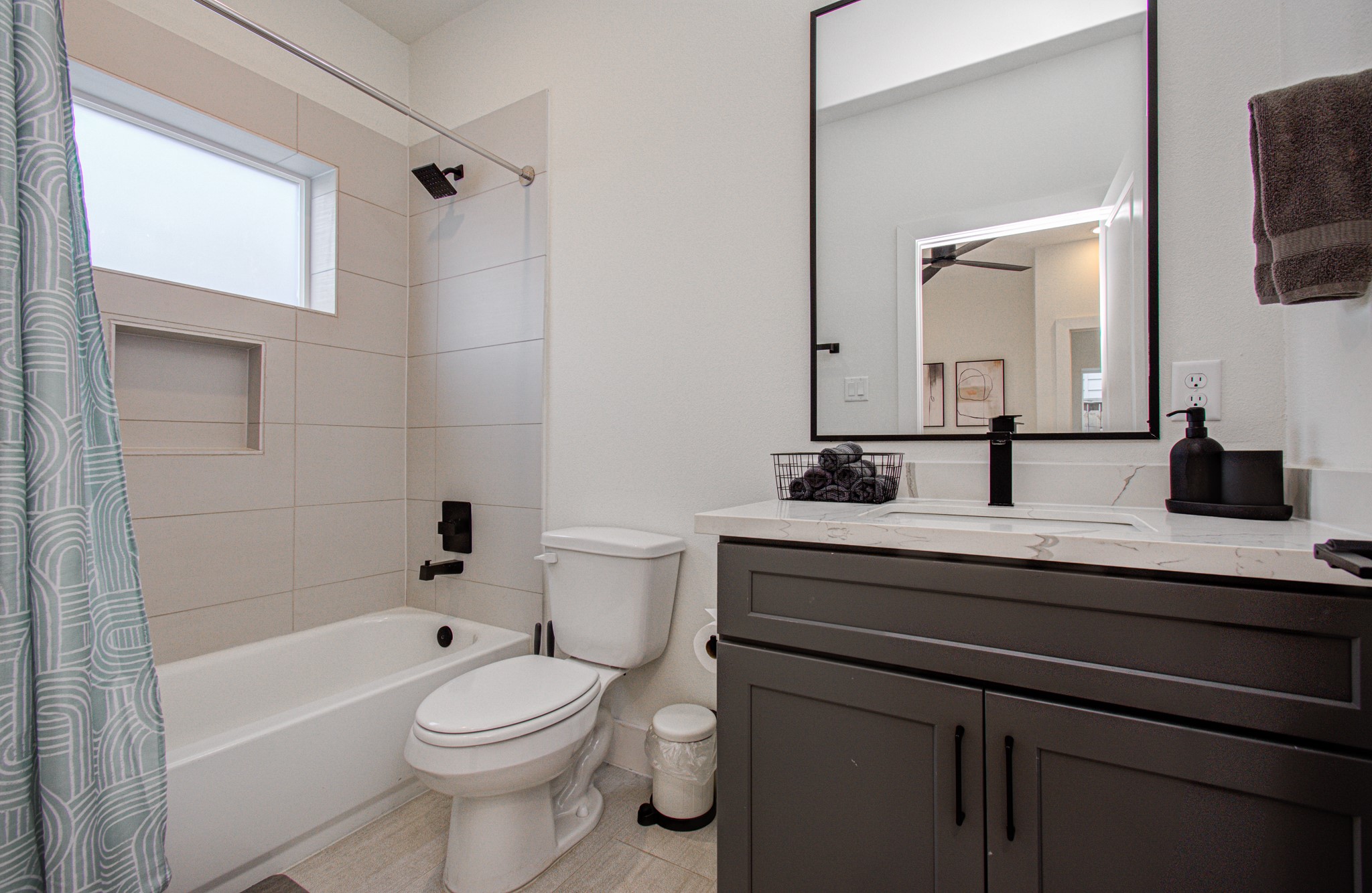3311 Daphne Street Property Photo 22