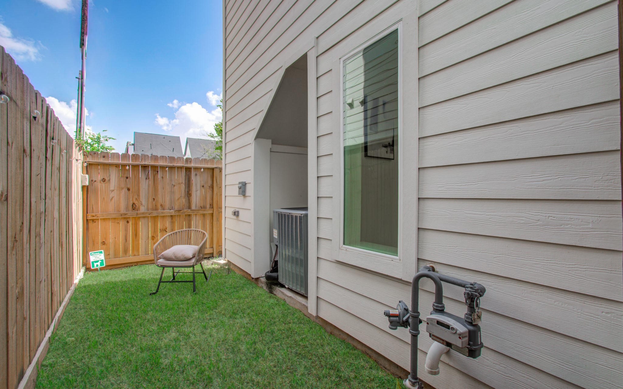 3311 Daphne Street Property Photo 24