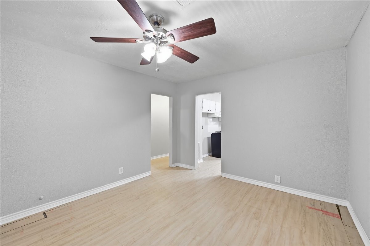 1611 Avenue C Property Photo 4
