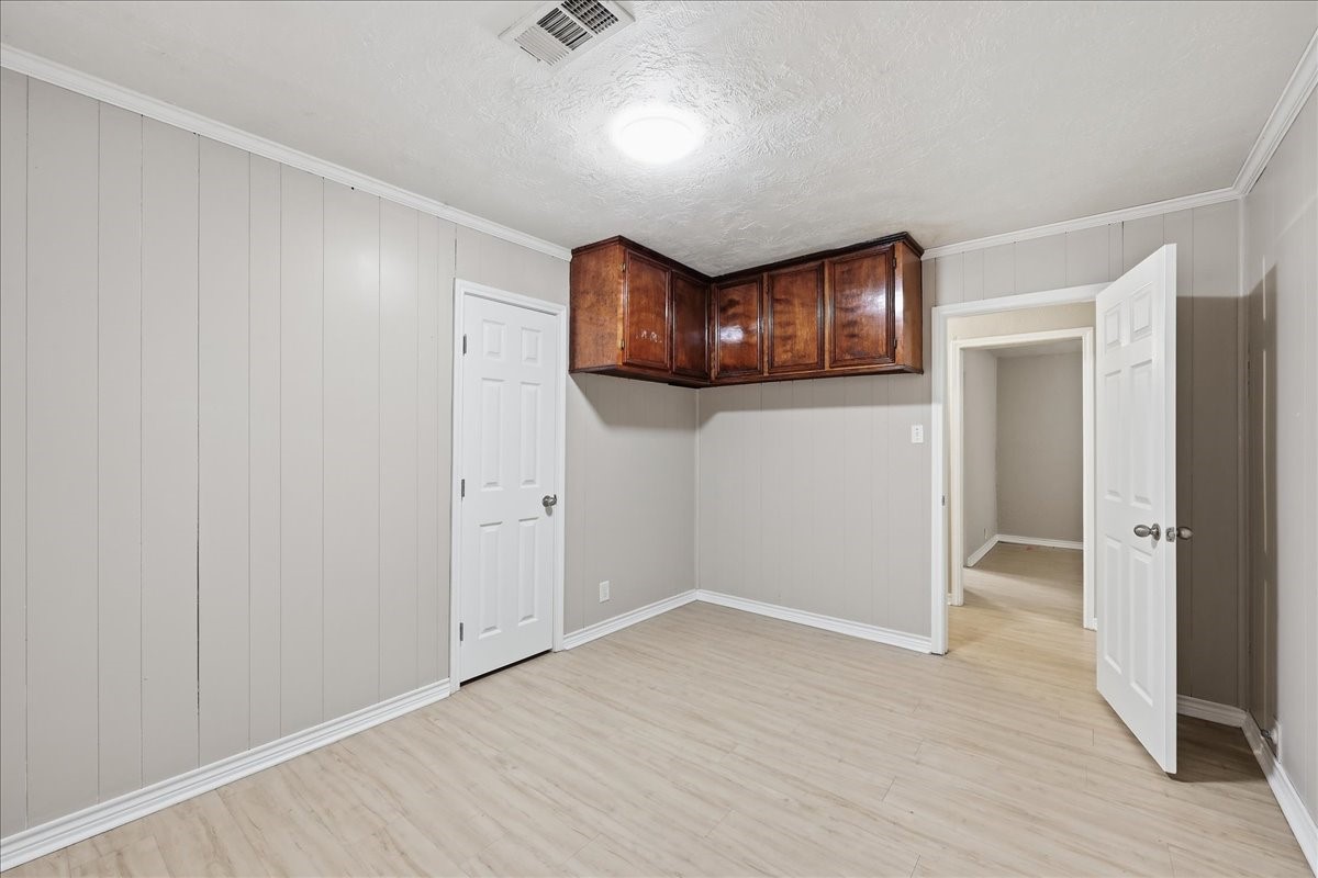 1611 Avenue C Property Photo 8