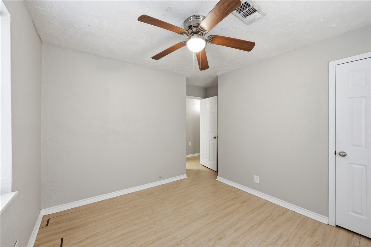 1611 Avenue C Property Photo 9