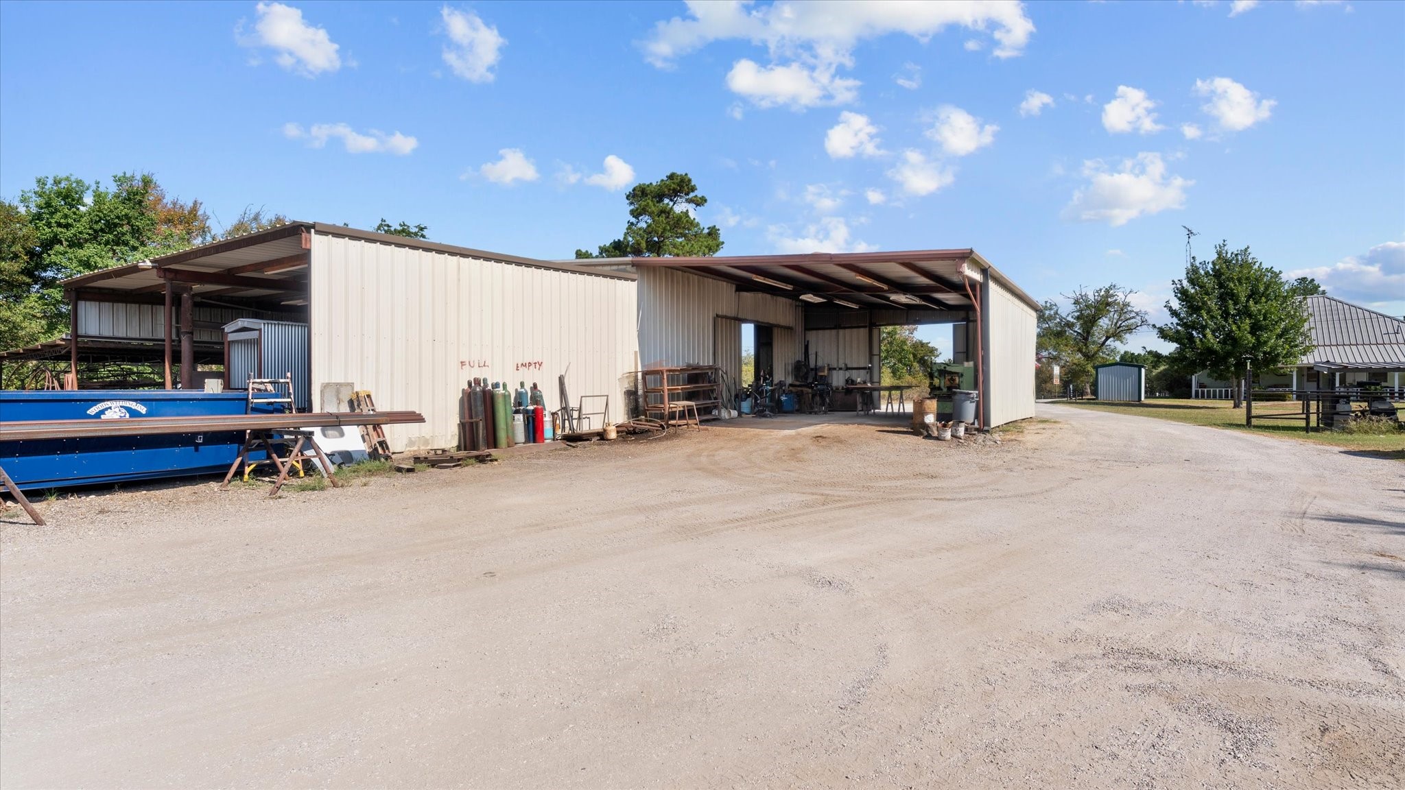 1023 Fm-1696 W Property Photo 4