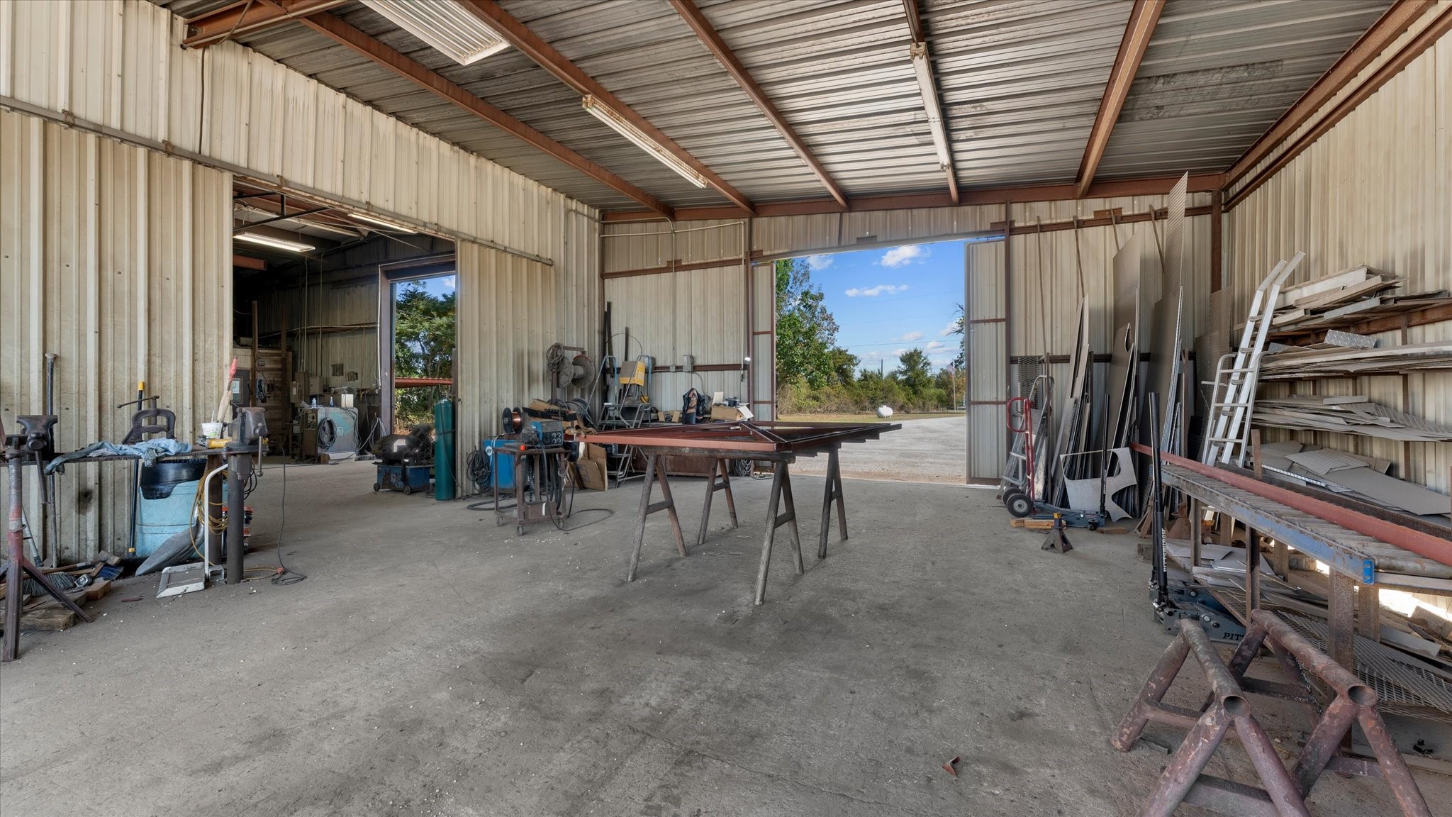 1023 Fm-1696 W Property Photo 6