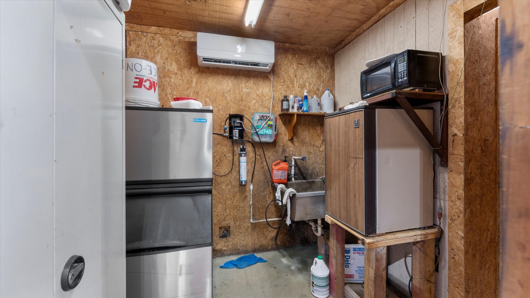1023 Fm-1696 W Property Photo 8