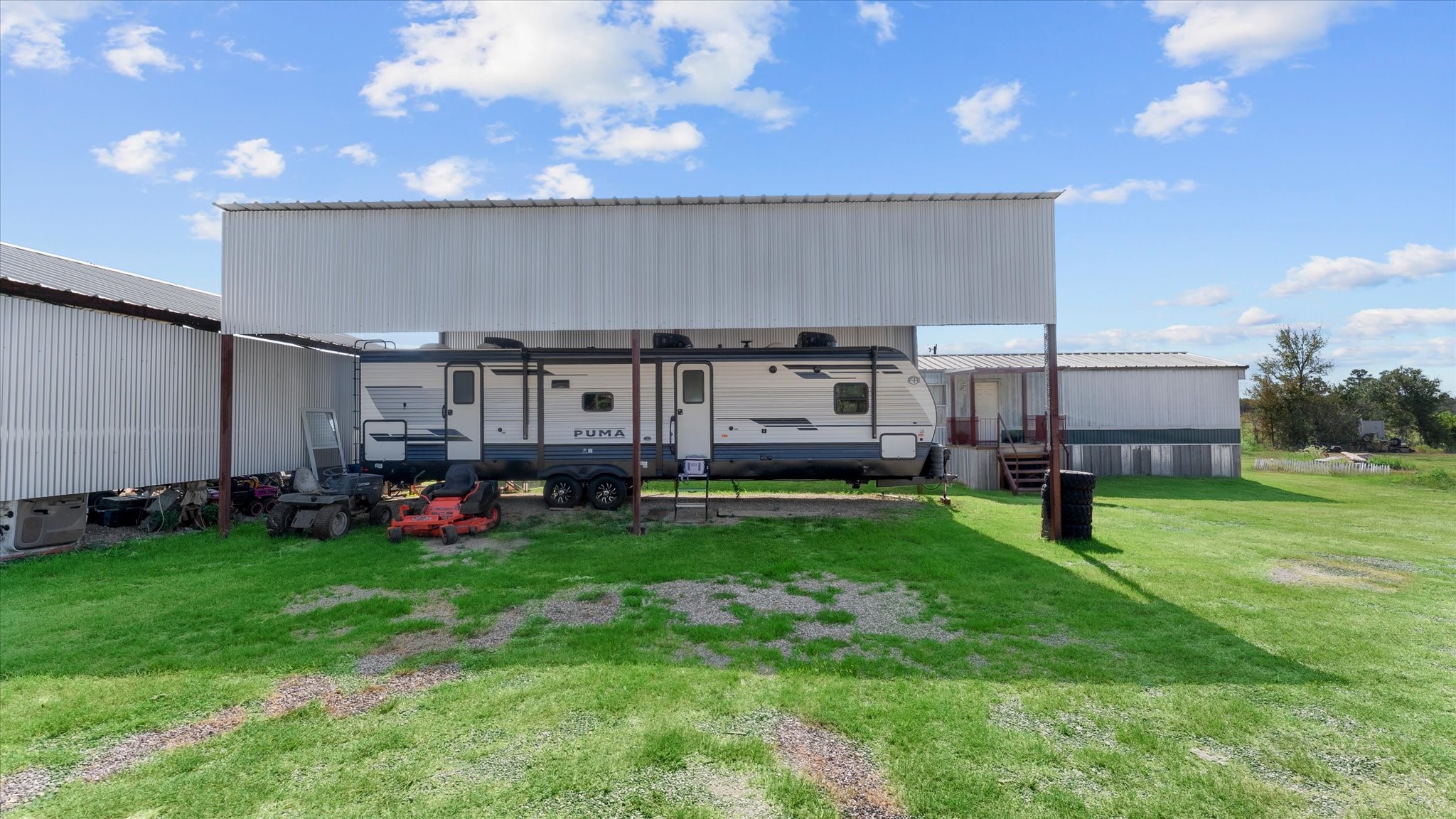 1023 Fm-1696 W Property Photo 16