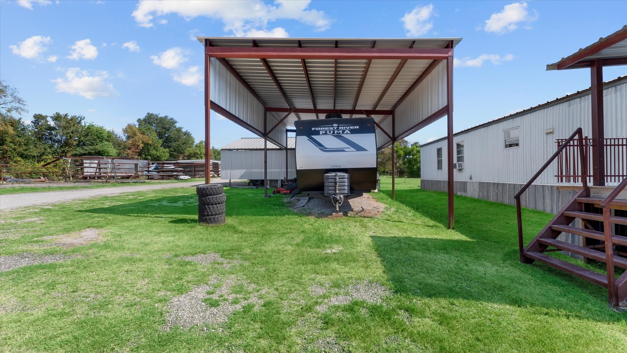 1023 Fm-1696 W Property Photo 17