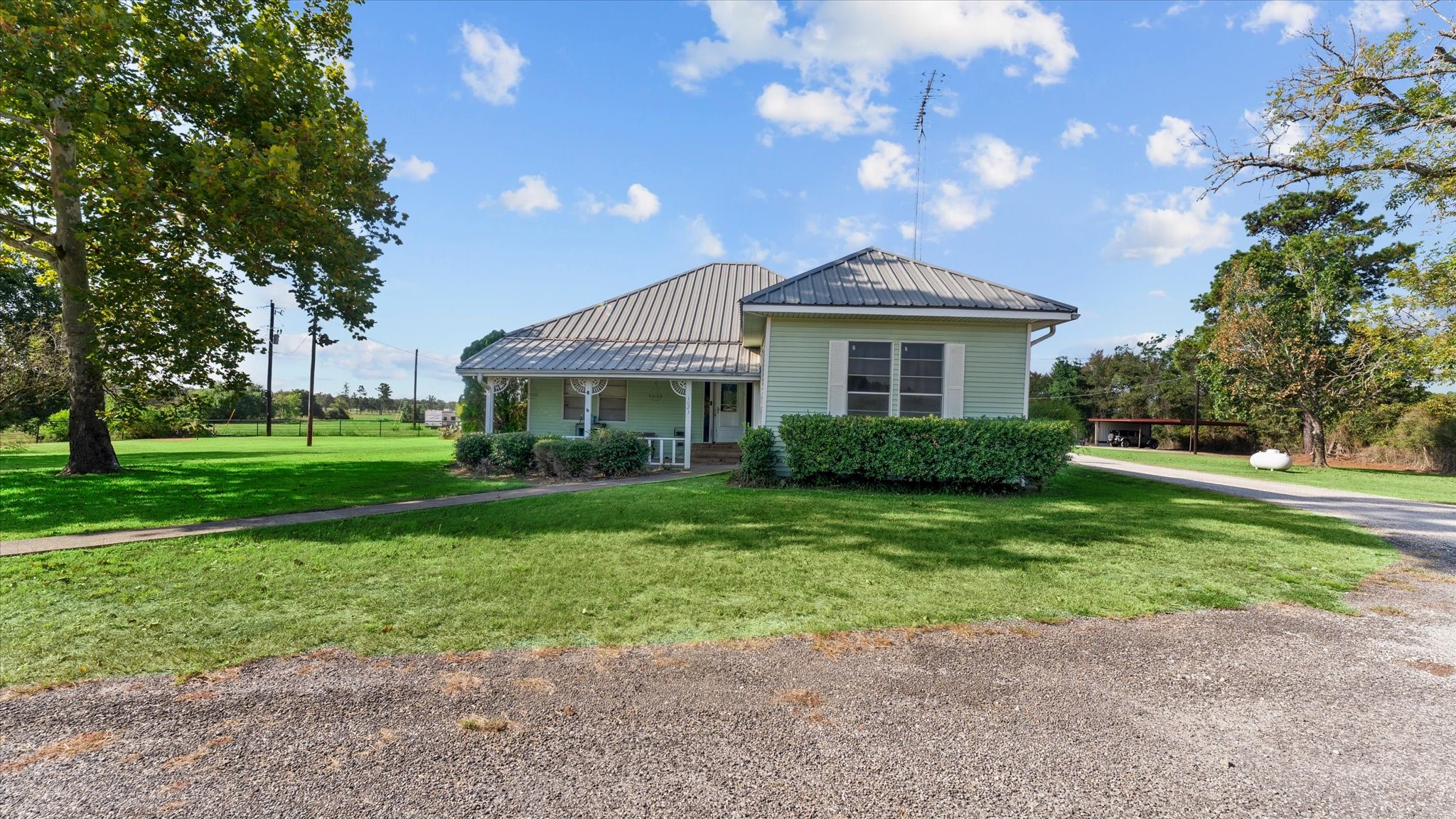 1023 Fm-1696 W Property Photo 21