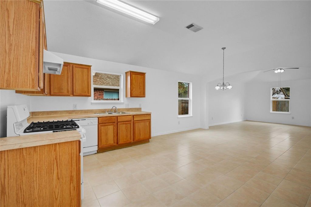 4522 Cannongate Drive Property Photo 10