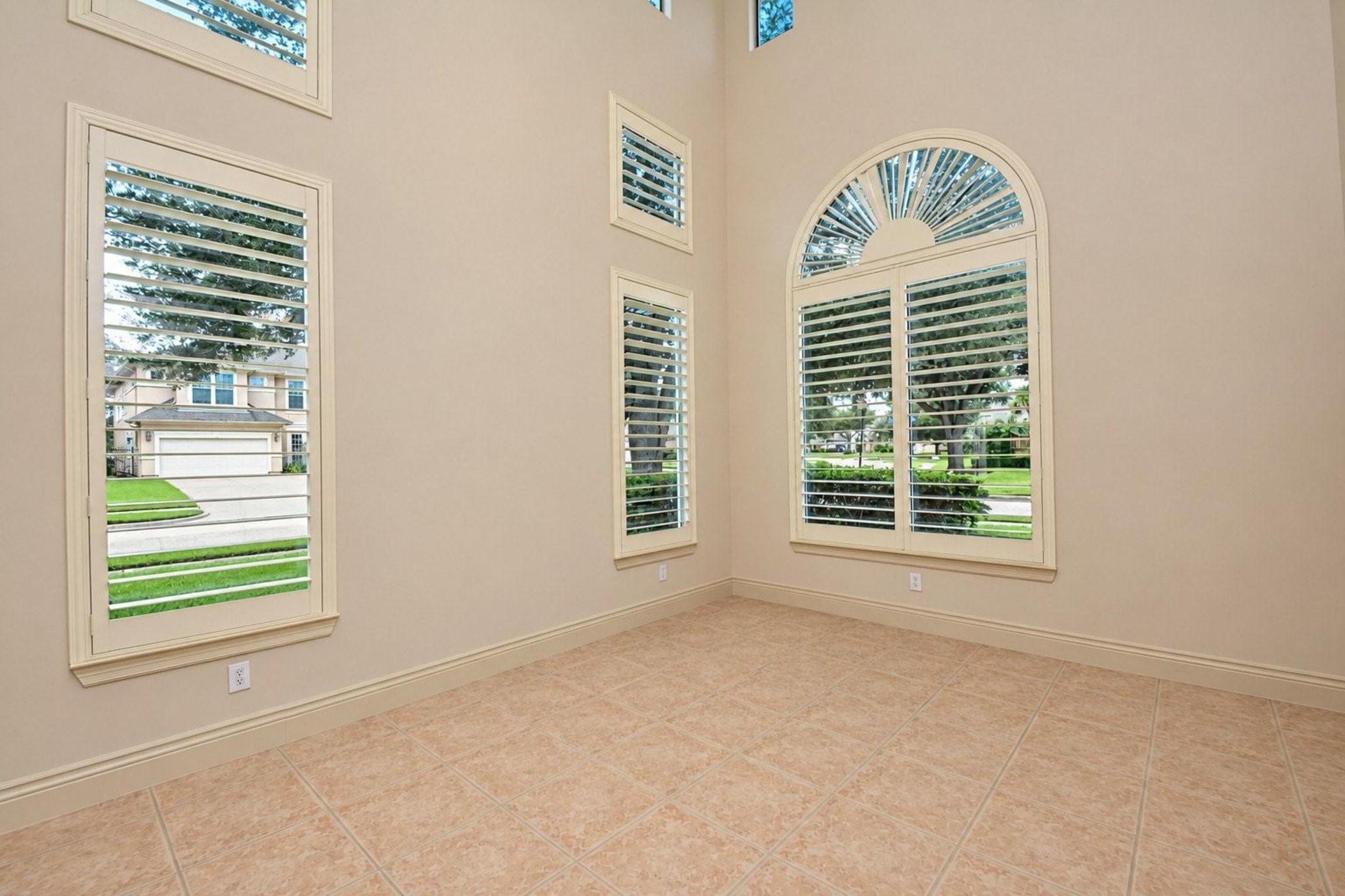 5215 Eagle Pointe Court Property Photo 7