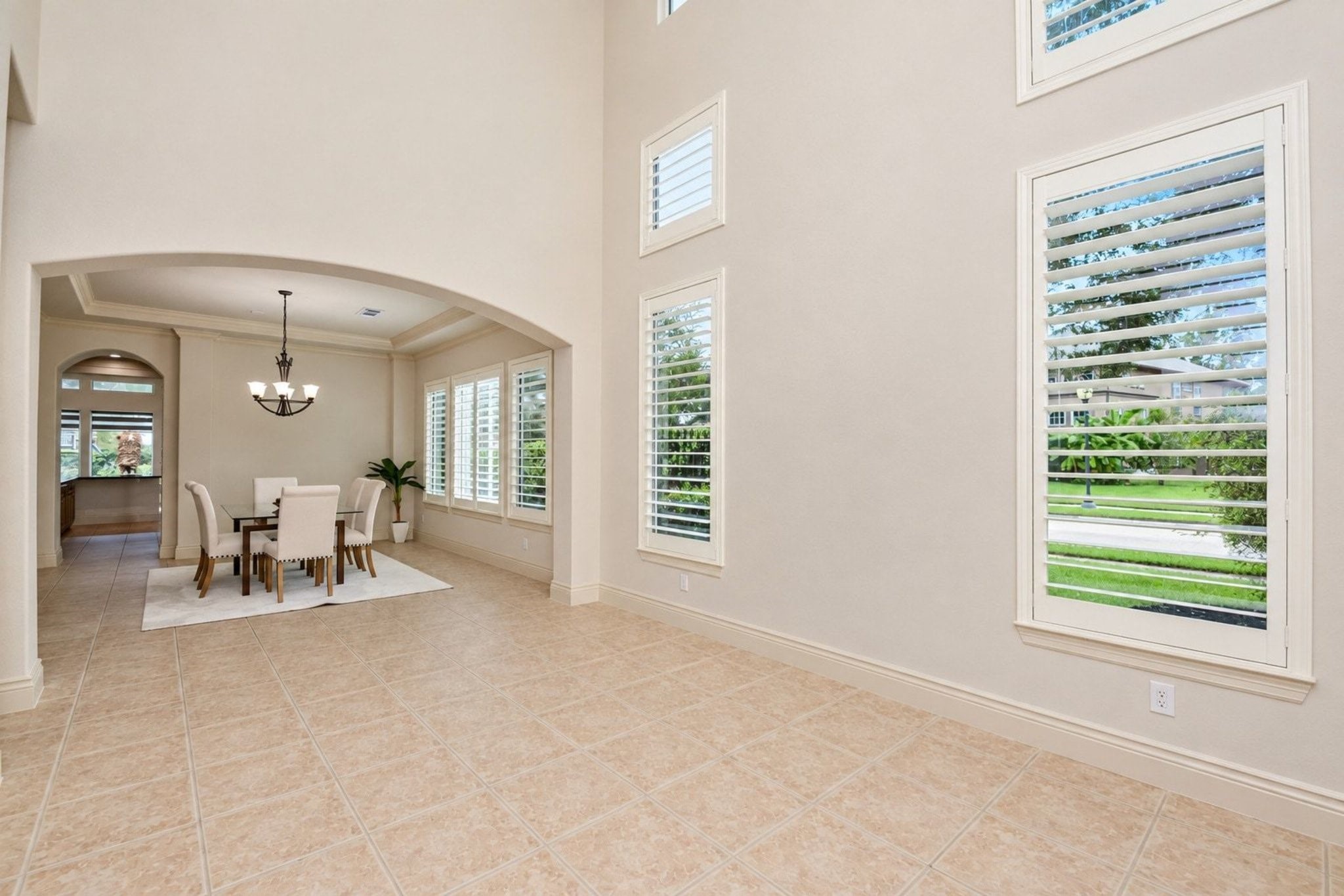5215 Eagle Pointe Court Property Photo 8