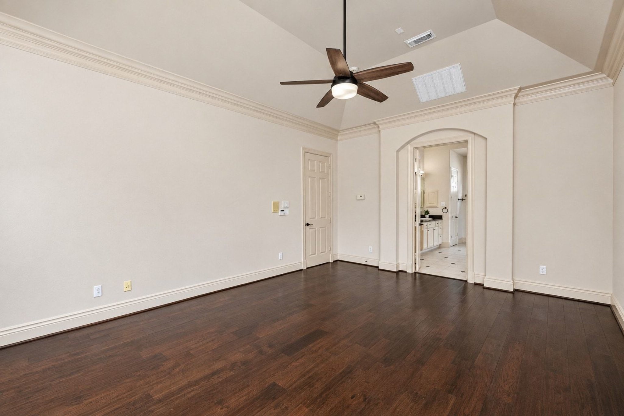 5215 Eagle Pointe Court Property Photo 20