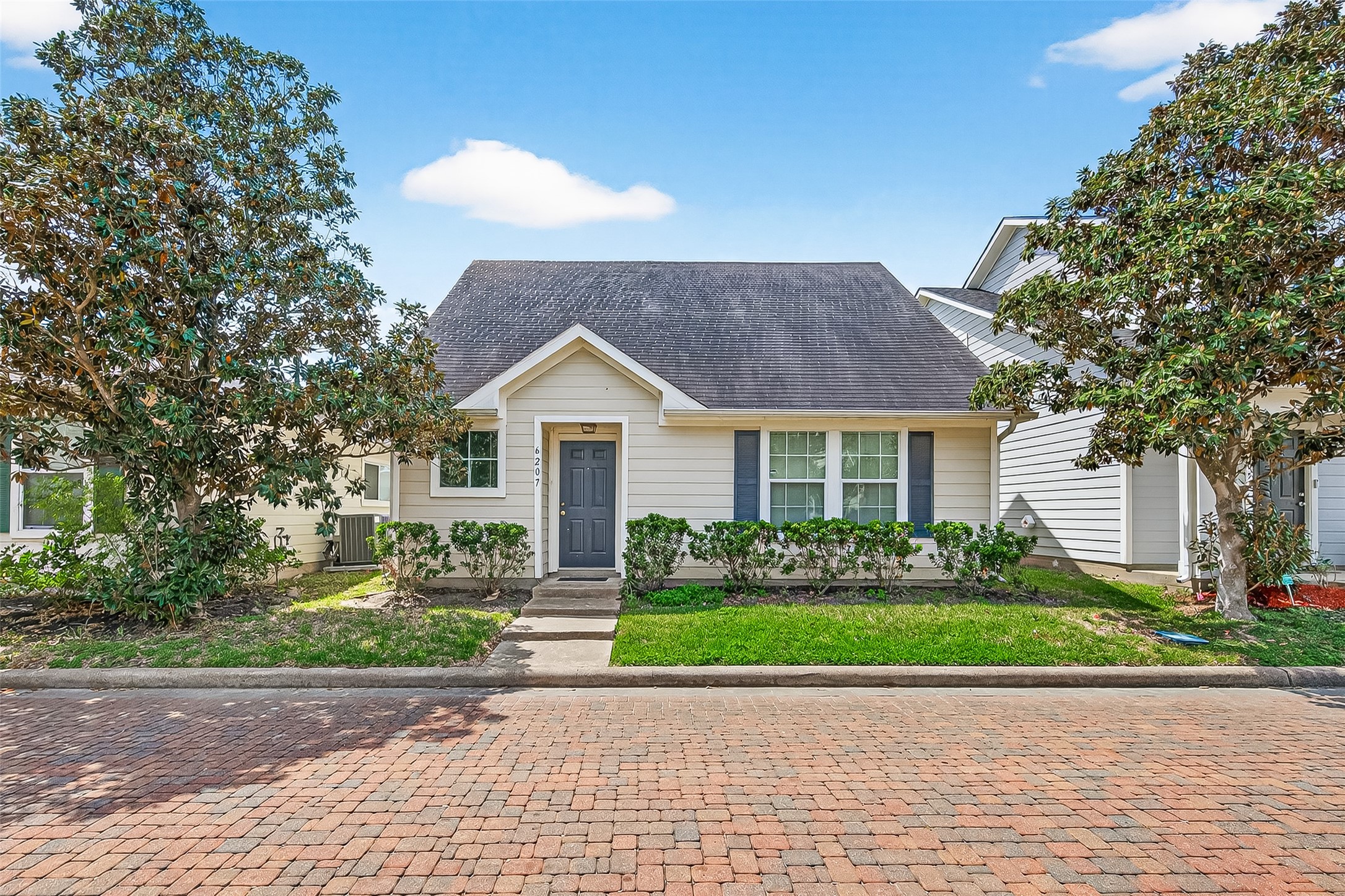 6207 Lone Prairie Way Property Photo 4