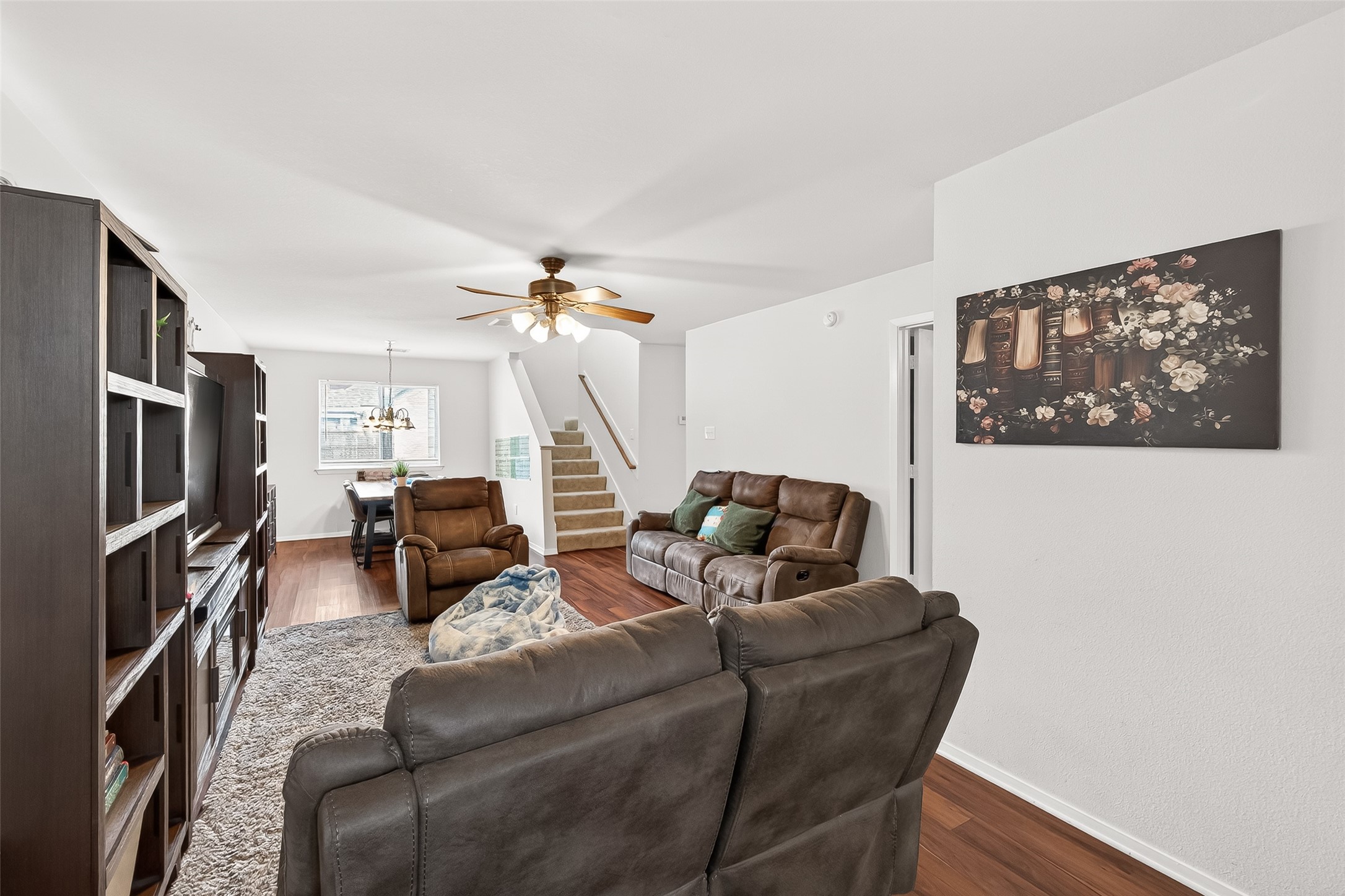 6207 Lone Prairie Way Property Photo 9