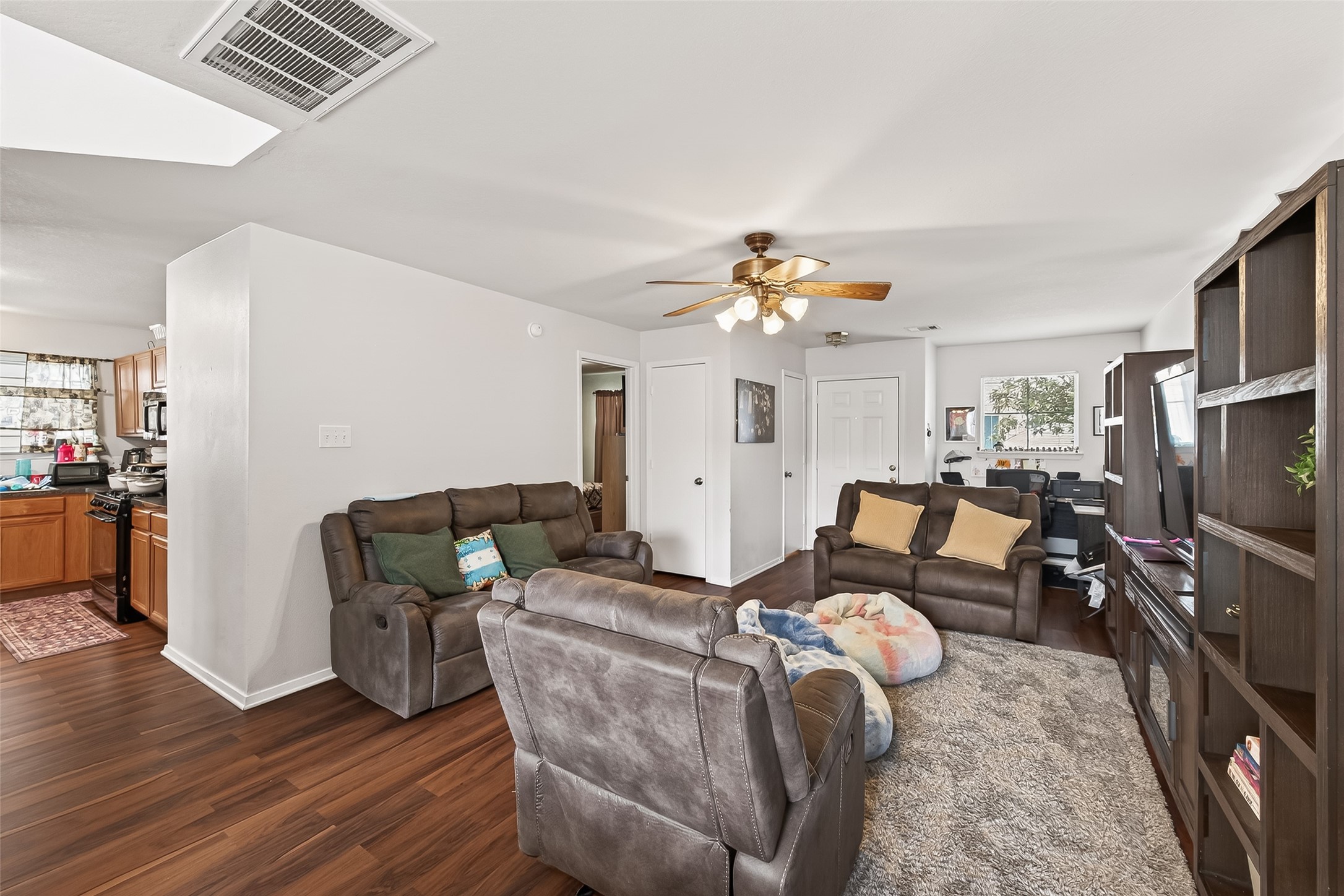 6207 Lone Prairie Way Property Photo 12