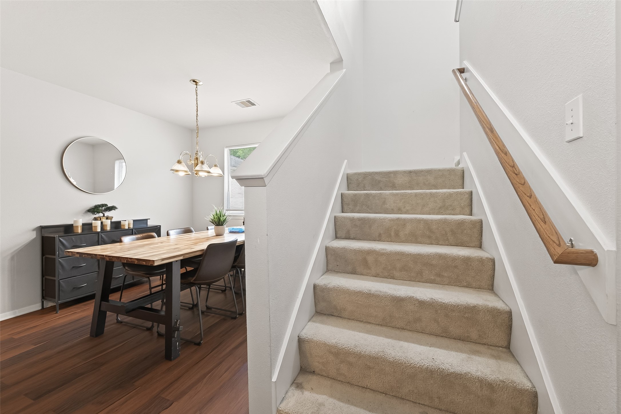 6207 Lone Prairie Way Property Photo 15