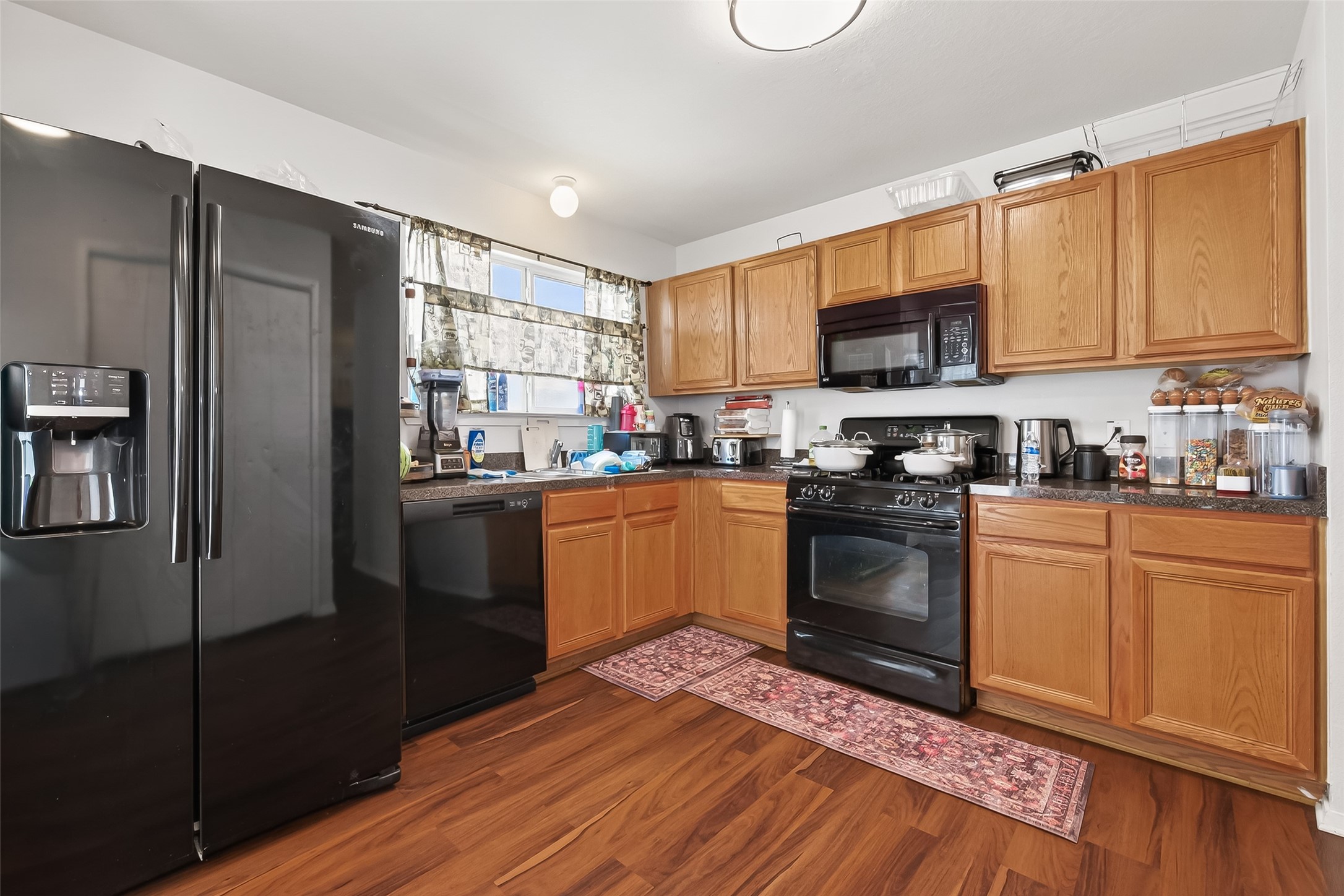 6207 Lone Prairie Way Property Photo 16