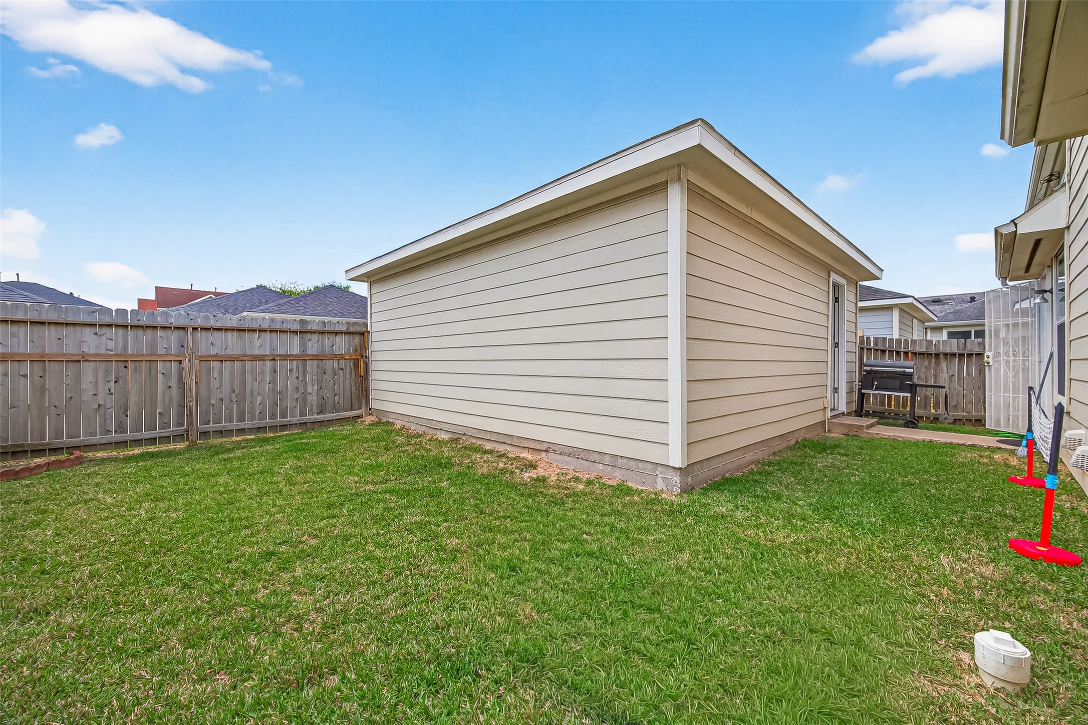 6207 Lone Prairie Way Property Photo 36