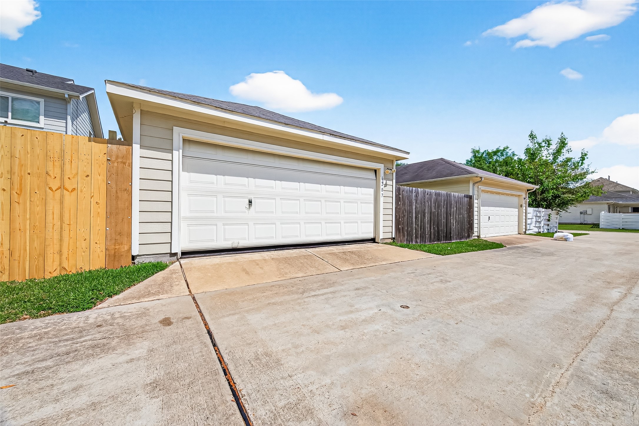 6207 Lone Prairie Way Property Photo 40