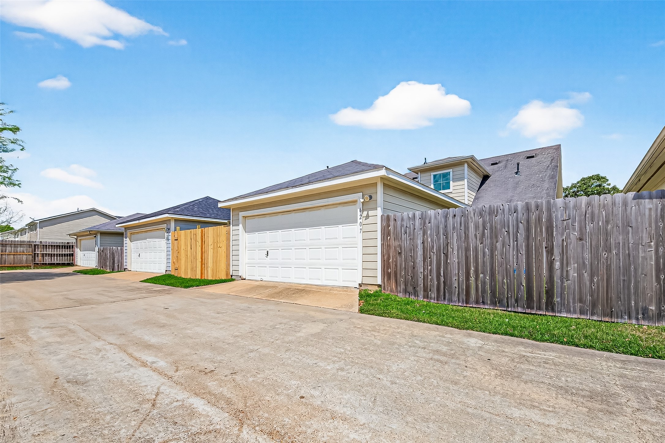 6207 Lone Prairie Way Property Photo 41